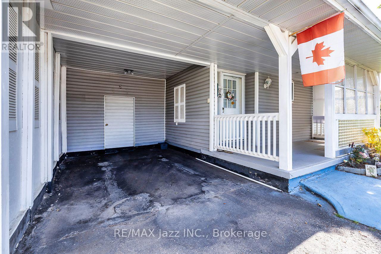 5 King Court, Clarington (Newcastle), Ontario  L1B 1L7 - Photo 4 - E13717976