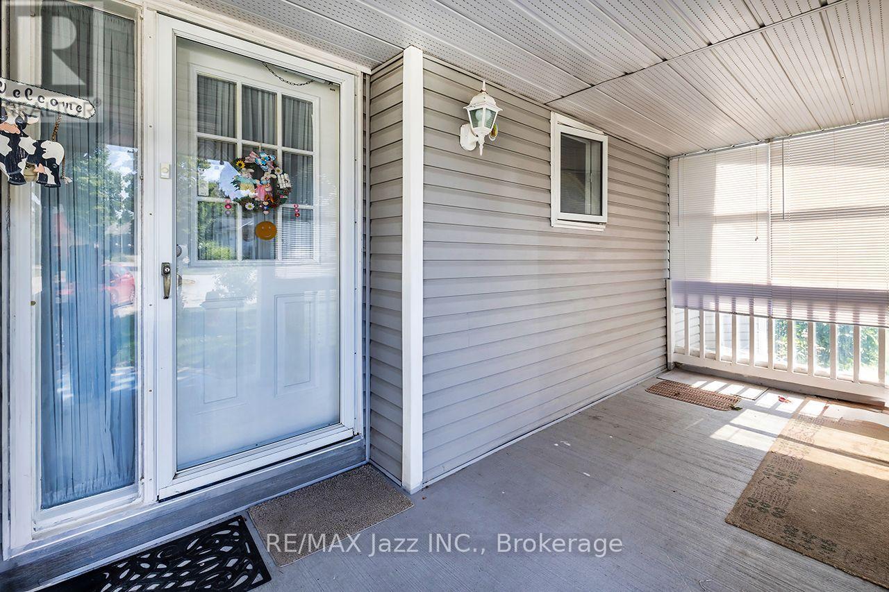 5 King Court, Clarington (Newcastle), Ontario  L1B 1L7 - Photo 5 - E13717976