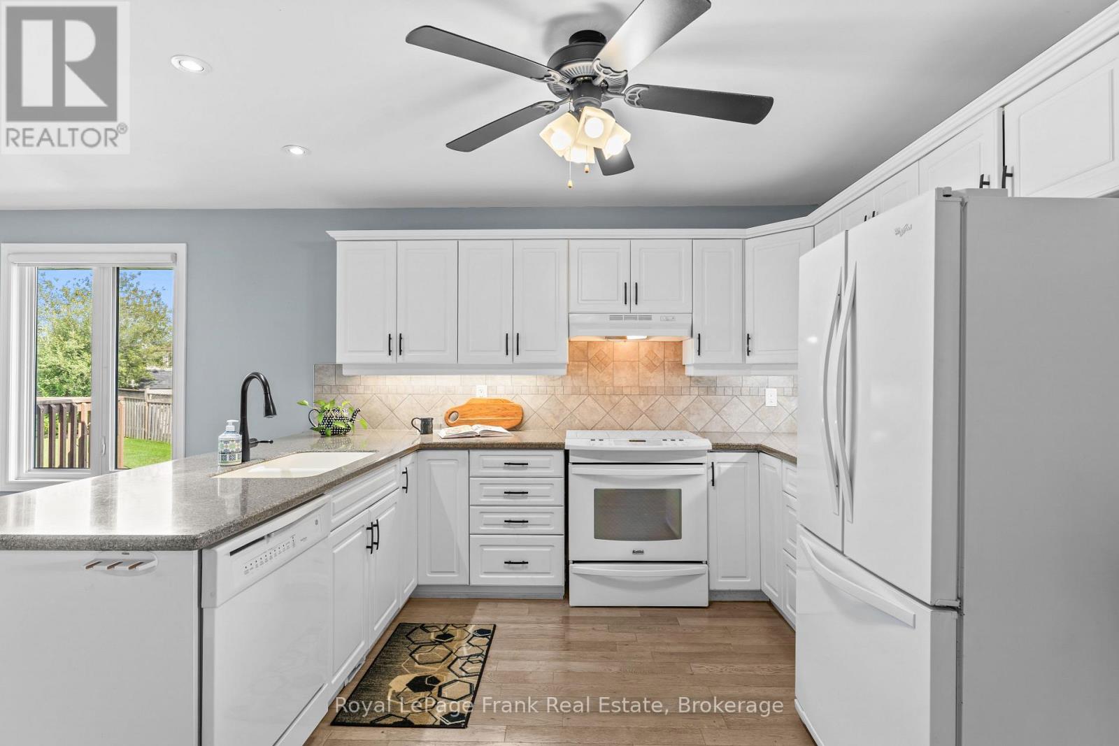 18 Matthews Court, Peterborough (Monaghan Ward 2), Ontario  K9K 2S8 - Photo 12 - X13717782