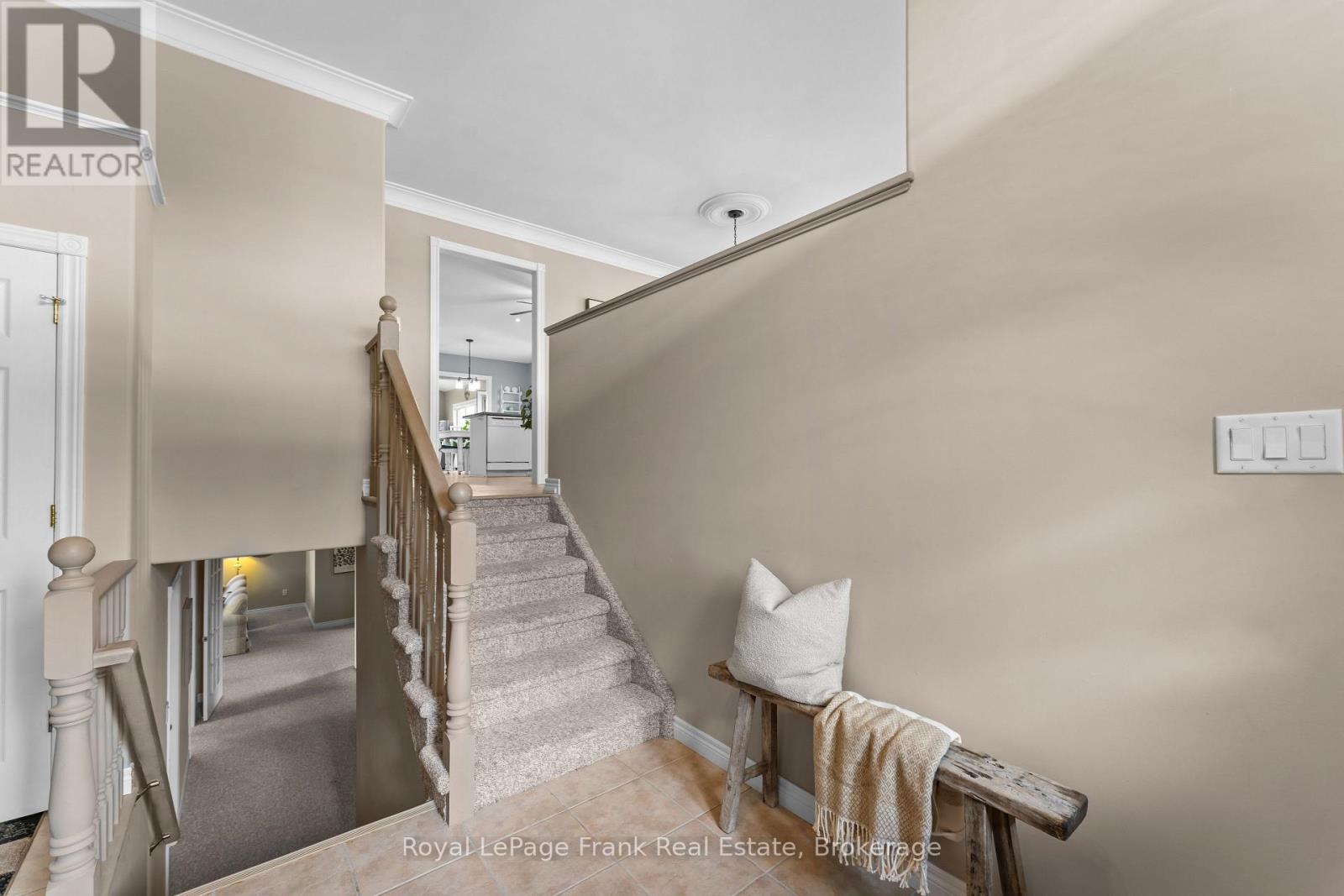 18 Matthews Court, Peterborough (Monaghan Ward 2), Ontario  K9K 2S8 - Photo 4 - X13717782