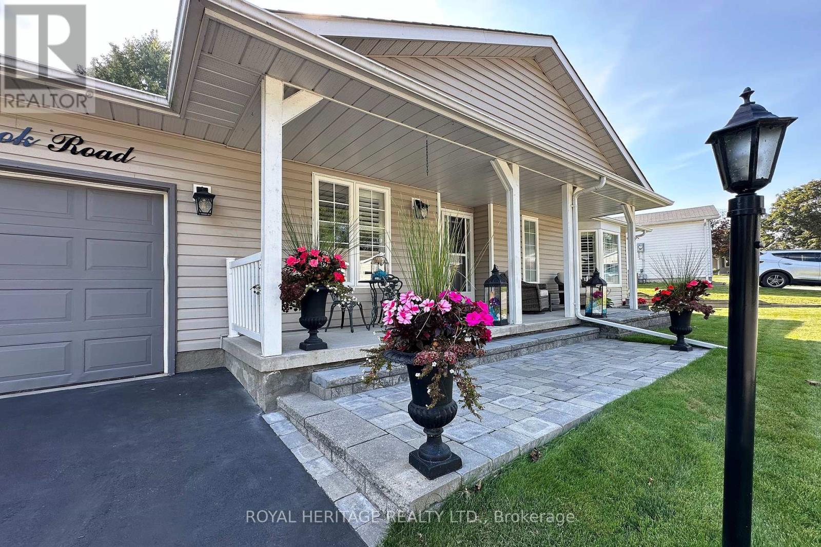 17 Littlebrook Road, Clarington (Newcastle), Ontario  L1B 1A4 - Photo 3 - E13718152