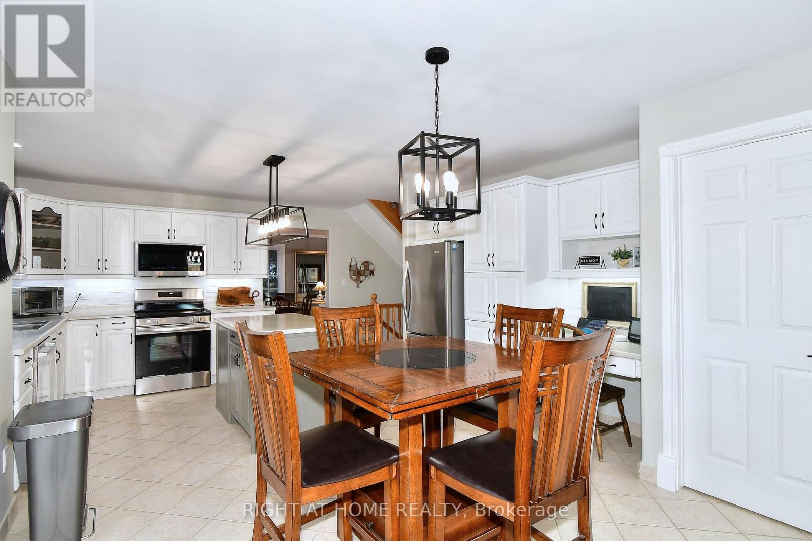 599 Maniece Avenue, Peterborough (Ashburnham Ward 4), Ontario  K9L 0C1 - Photo 12 - X13718342