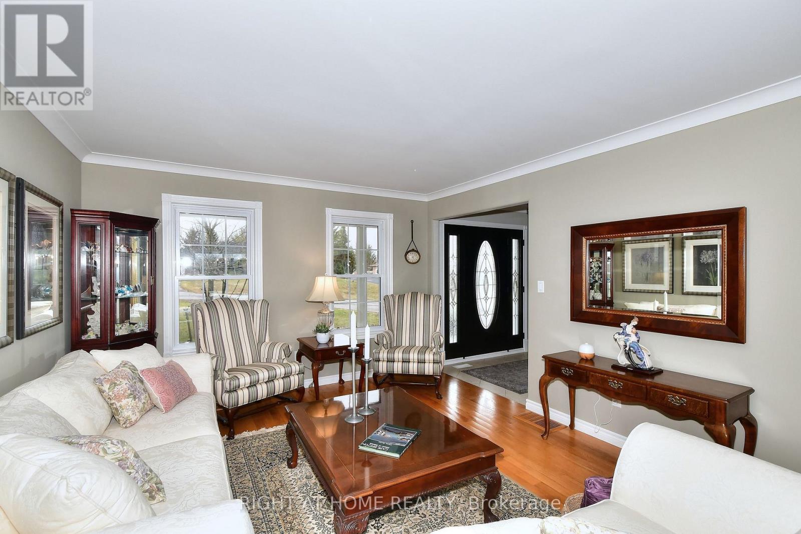 599 Maniece Avenue, Peterborough (Ashburnham Ward 4), Ontario  K9L 0C1 - Photo 8 - X13718342