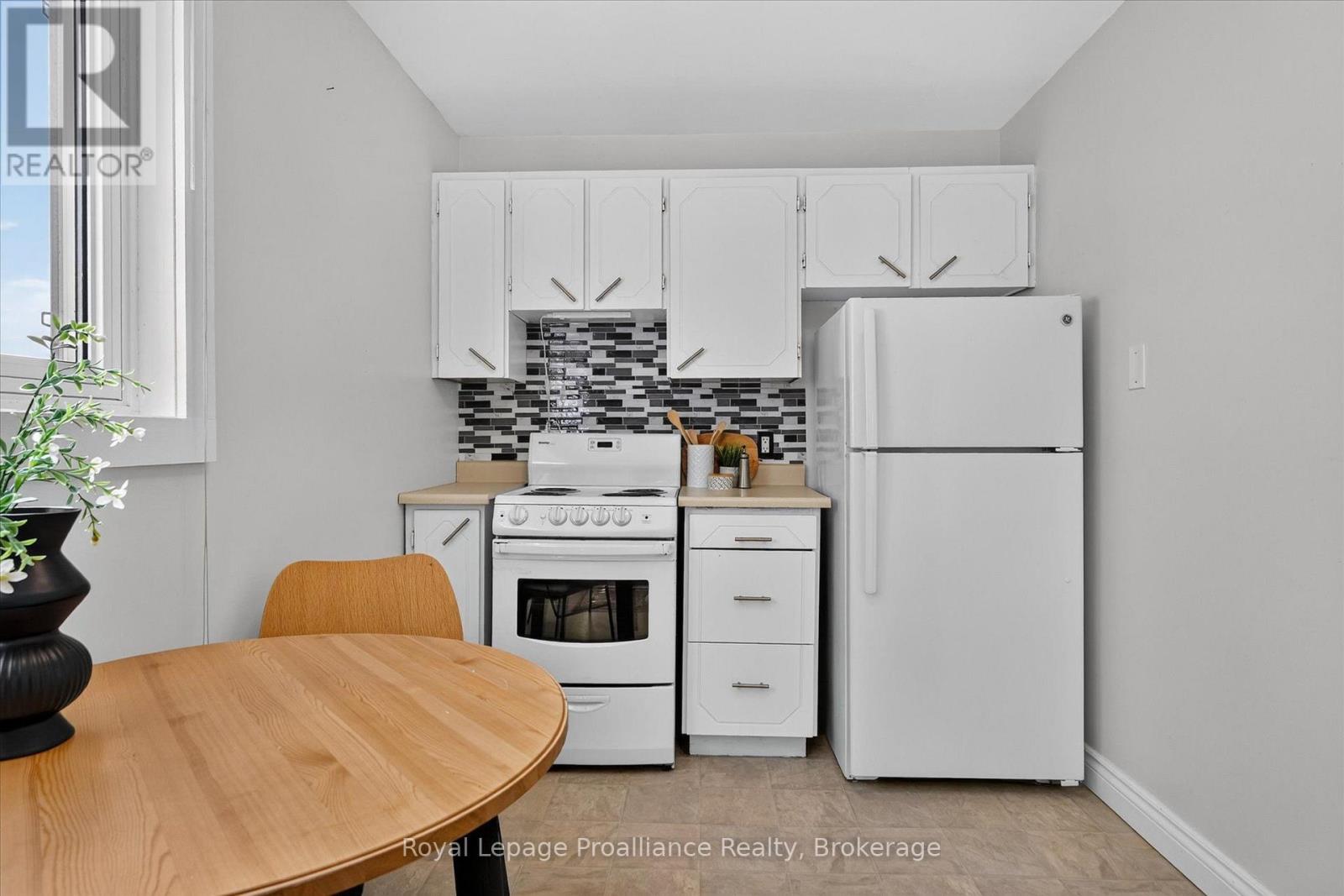 732 Gillespie Avenue, Peterborough (Otonabee Ward 1), Ontario  K9J 4B7 - Photo 13 - X13718608