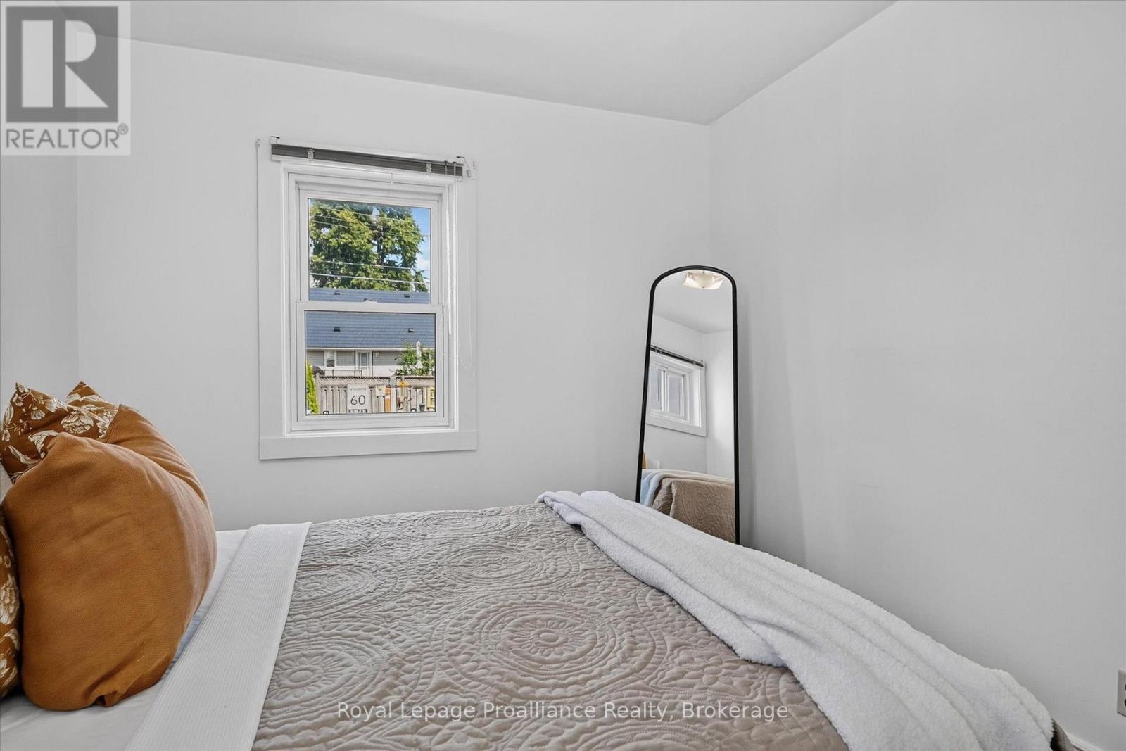 732 Gillespie Avenue, Peterborough (Otonabee Ward 1), Ontario  K9J 4B7 - Photo 17 - X13718608