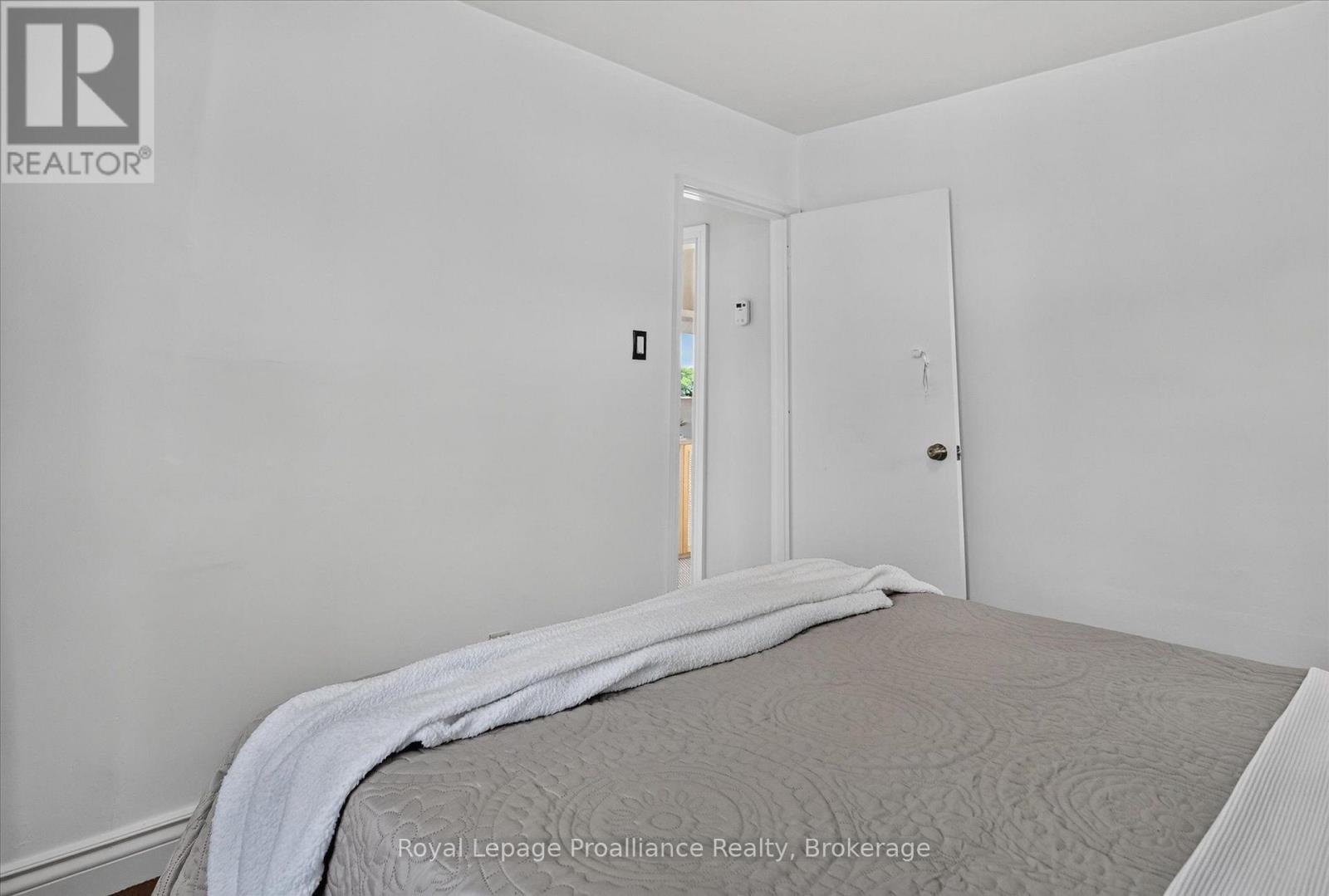 732 Gillespie Avenue, Peterborough (Otonabee Ward 1), Ontario  K9J 4B7 - Photo 18 - X13718608
