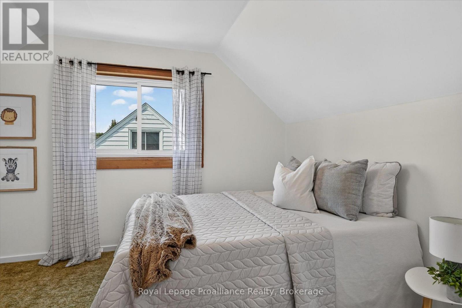 732 Gillespie Avenue, Peterborough (Otonabee Ward 1), Ontario  K9J 4B7 - Photo 23 - X13718608