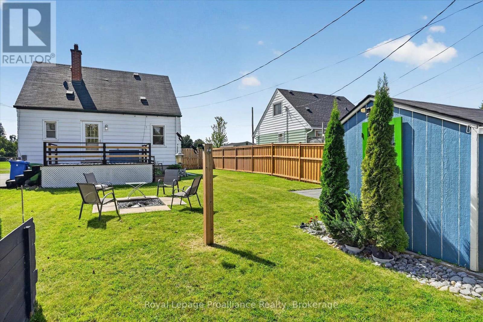 732 Gillespie Avenue, Peterborough (Otonabee Ward 1), Ontario  K9J 4B7 - Photo 38 - X13718608