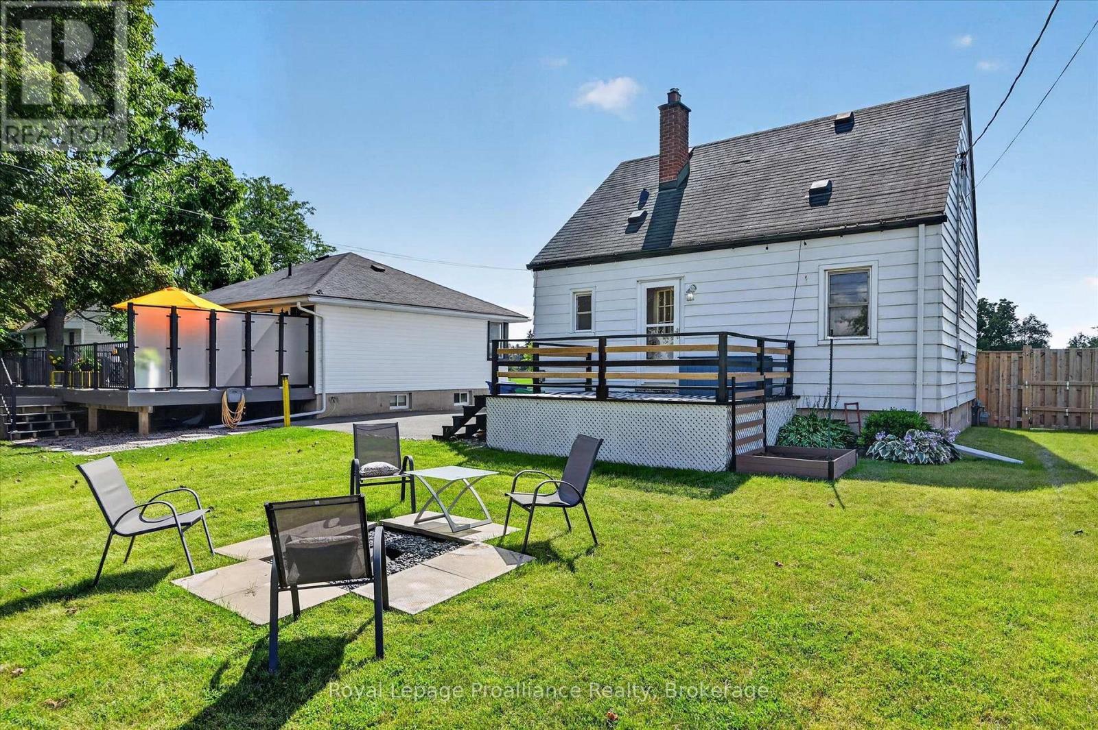 732 Gillespie Avenue, Peterborough (Otonabee Ward 1), Ontario  K9J 4B7 - Photo 40 - X13718608