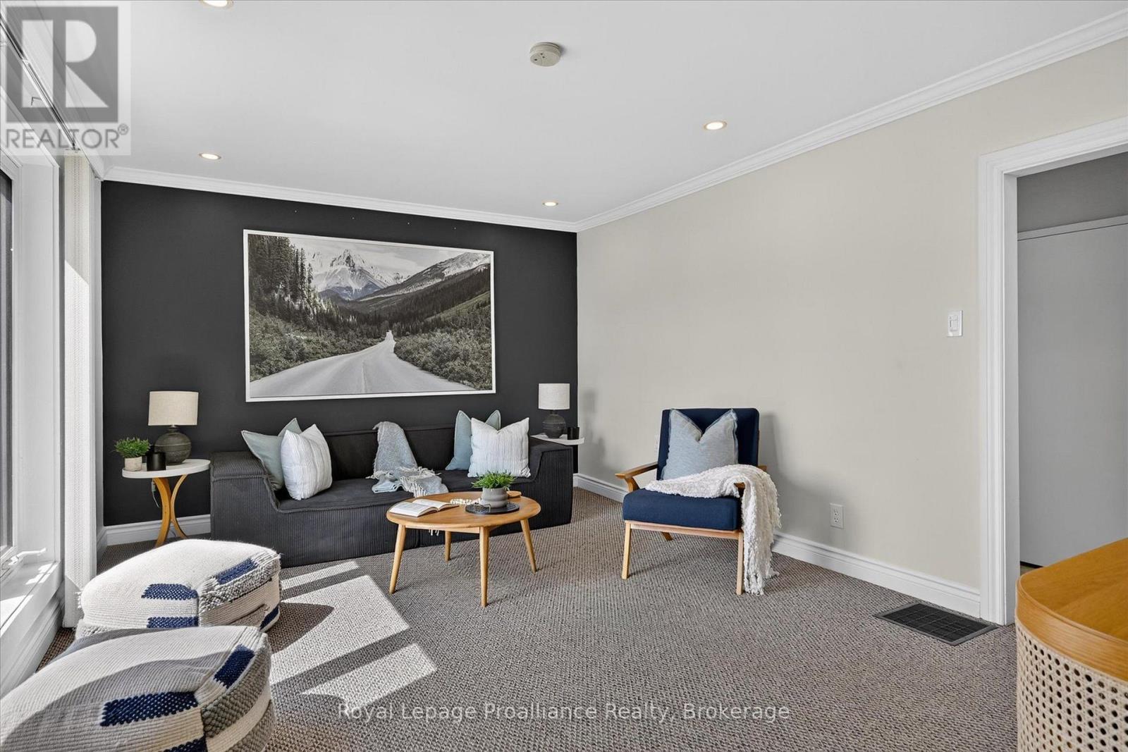 732 Gillespie Avenue, Peterborough (Otonabee Ward 1), Ontario  K9J 4B7 - Photo 6 - X13718608