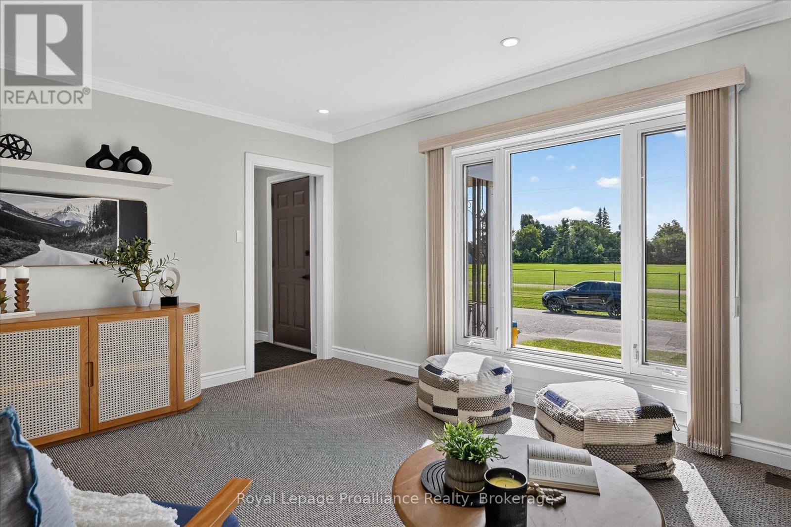 732 Gillespie Avenue, Peterborough (Otonabee Ward 1), Ontario  K9J 4B7 - Photo 8 - X13718608