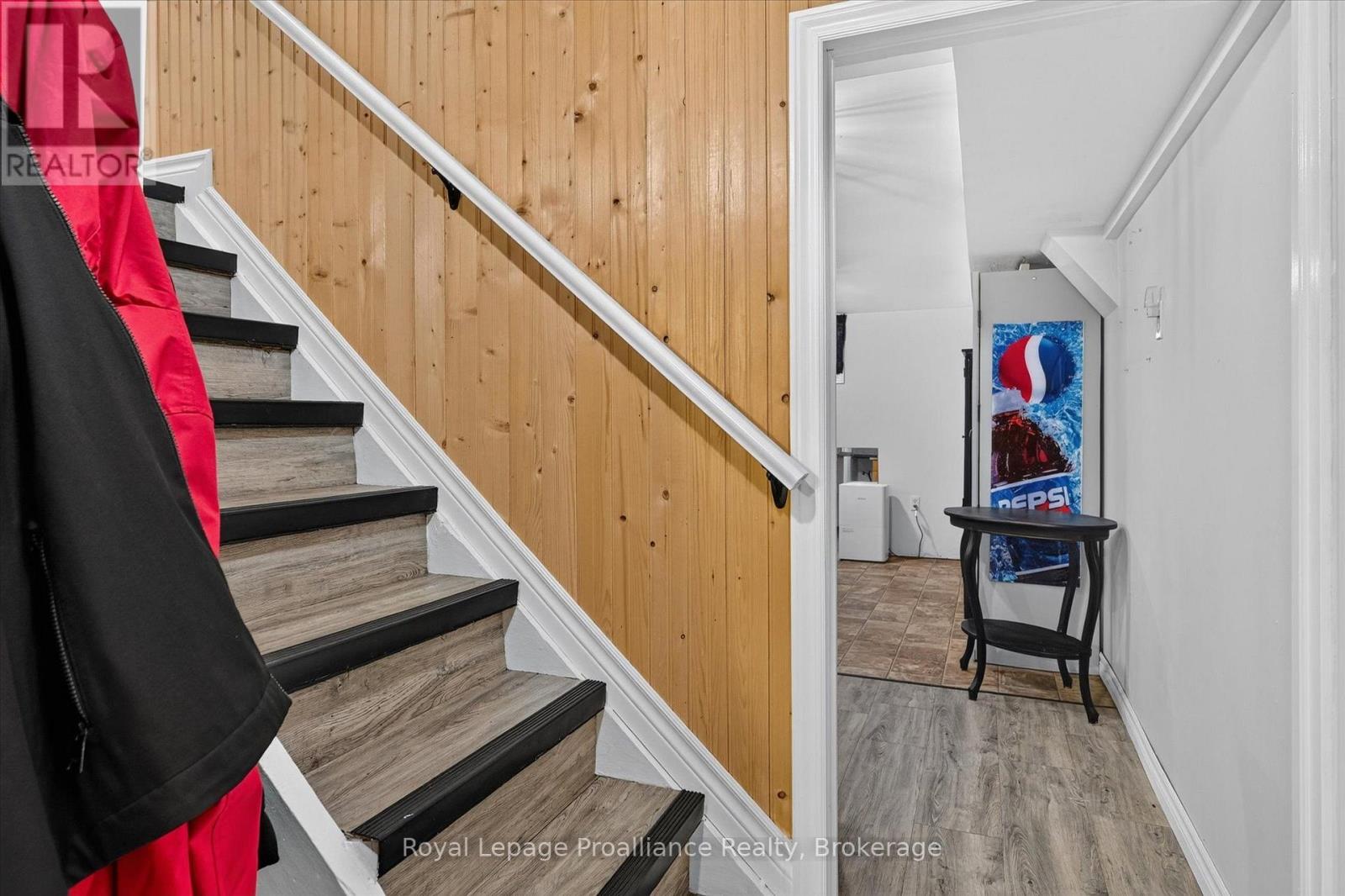 837 Sherburne Street, Peterborough (Otonabee Ward 1), Ontario  K9J 3B7 - Photo 16 - X13719424
