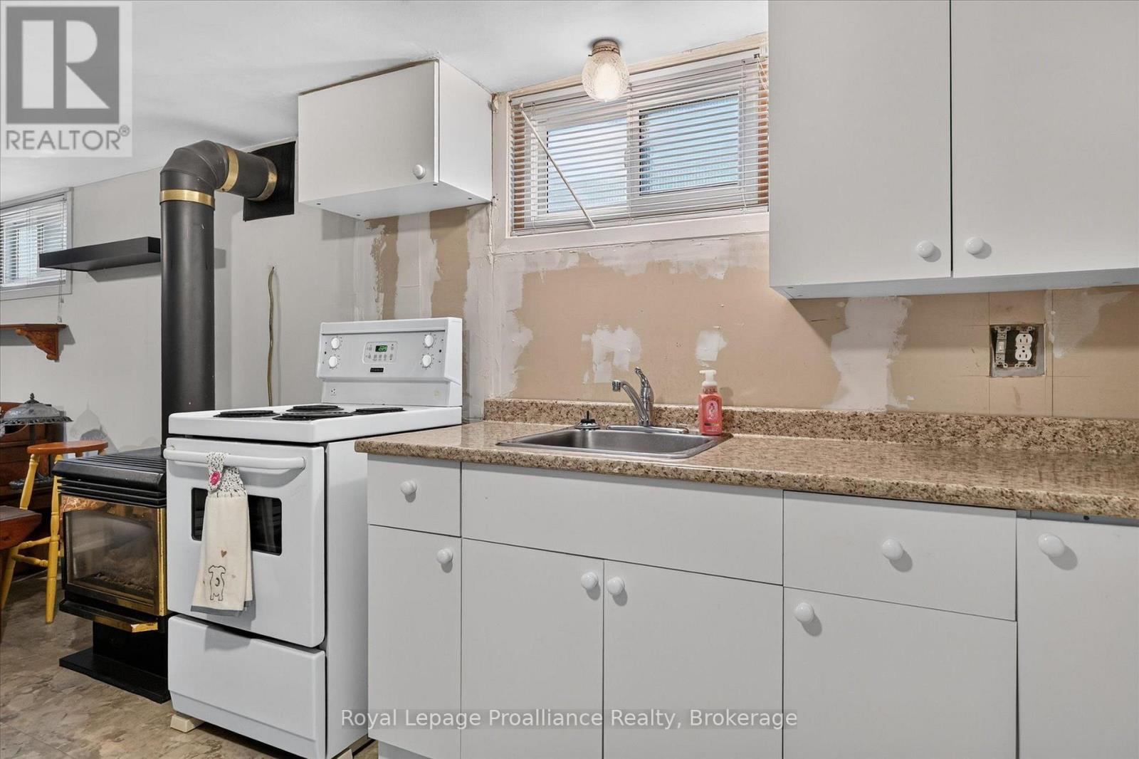 837 Sherburne Street, Peterborough (Otonabee Ward 1), Ontario  K9J 3B7 - Photo 19 - X13719424