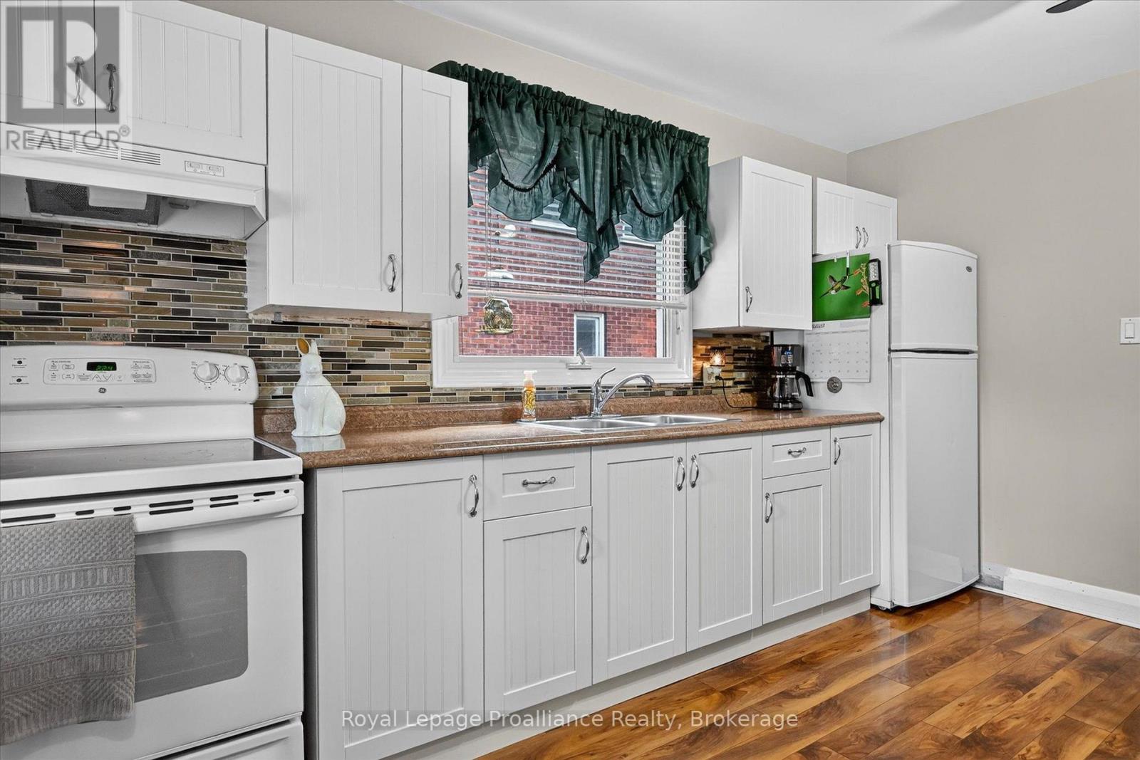 837 Sherburne Street, Peterborough (Otonabee Ward 1), Ontario  K9J 3B7 - Photo 6 - X13719424
