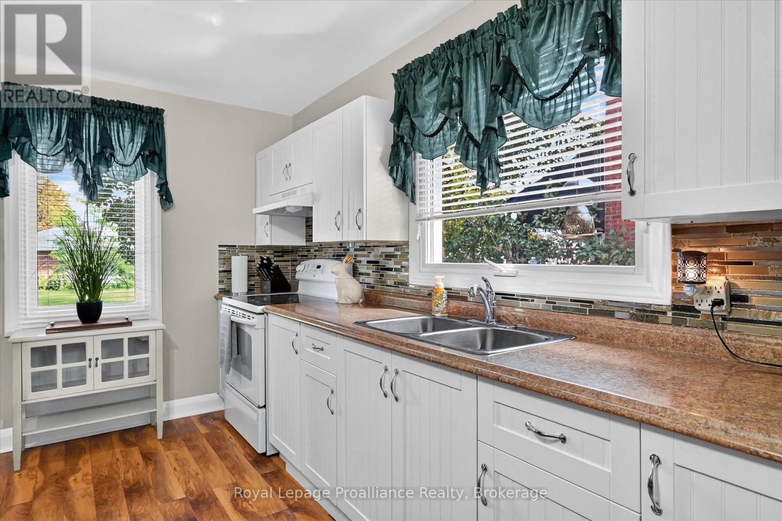 837 Sherburne Street, Peterborough (Otonabee Ward 1), Ontario  K9J 3B7 - Photo 8 - X13719424
