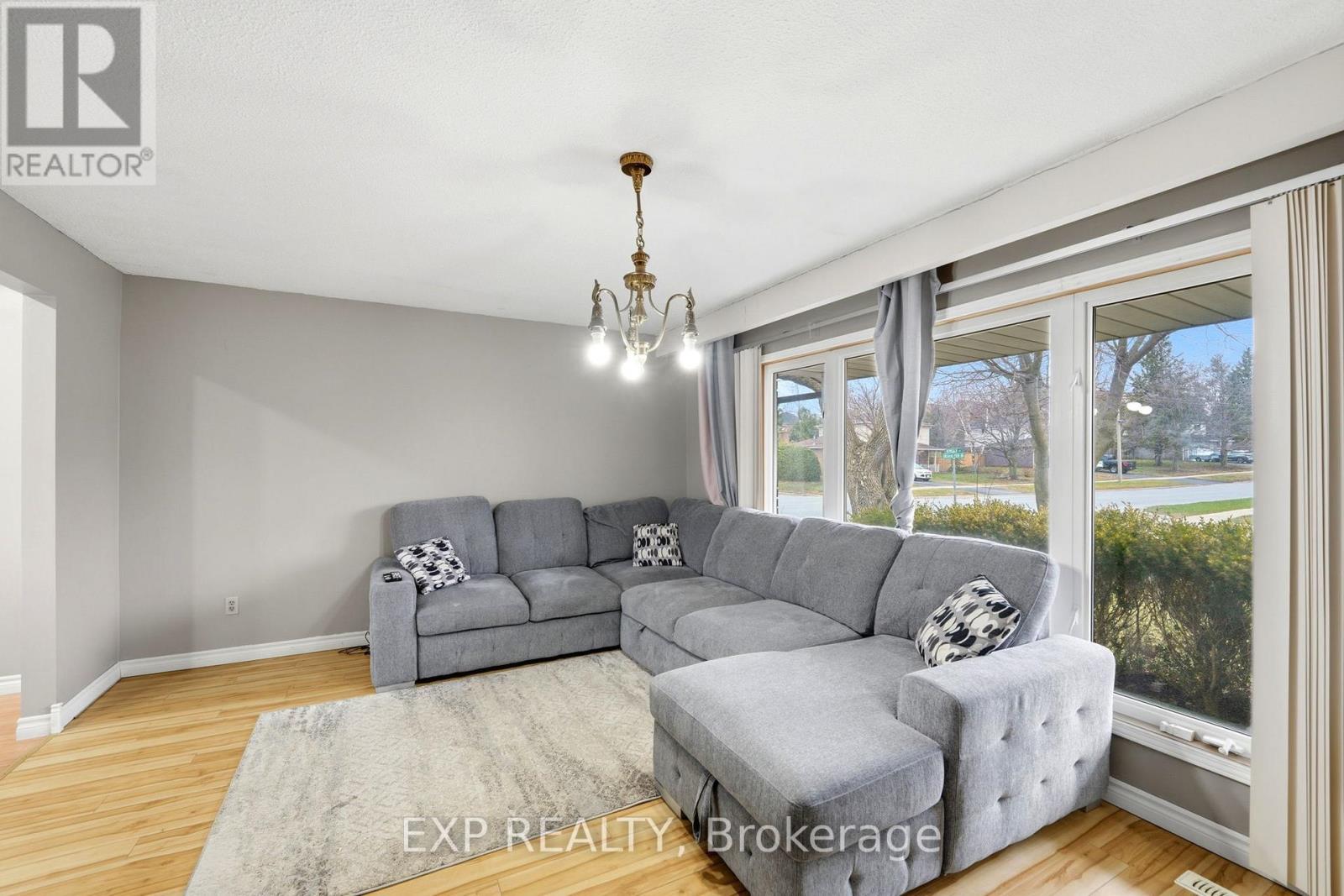 1 Nordale Court, Kawartha Lakes (Lindsay), Ontario  K9V 4V4 - Photo 4 - X13719582