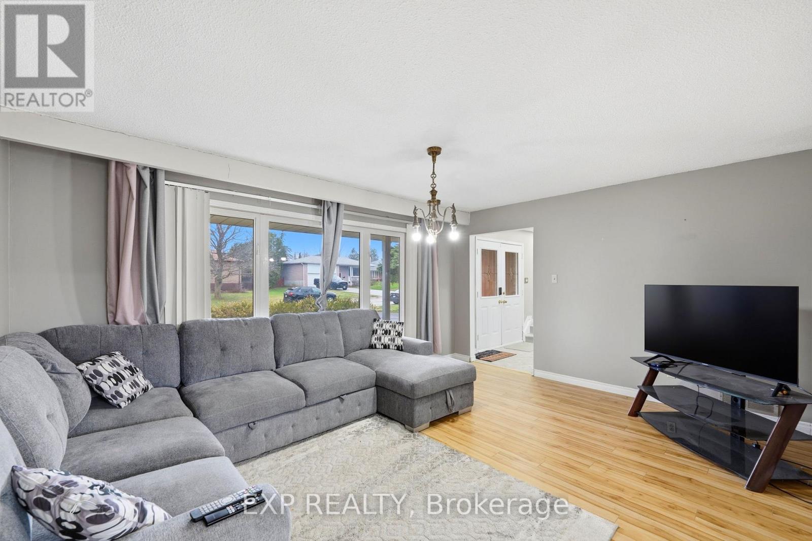 1 Nordale Court, Kawartha Lakes (Lindsay), Ontario  K9V 4V4 - Photo 5 - X13719582