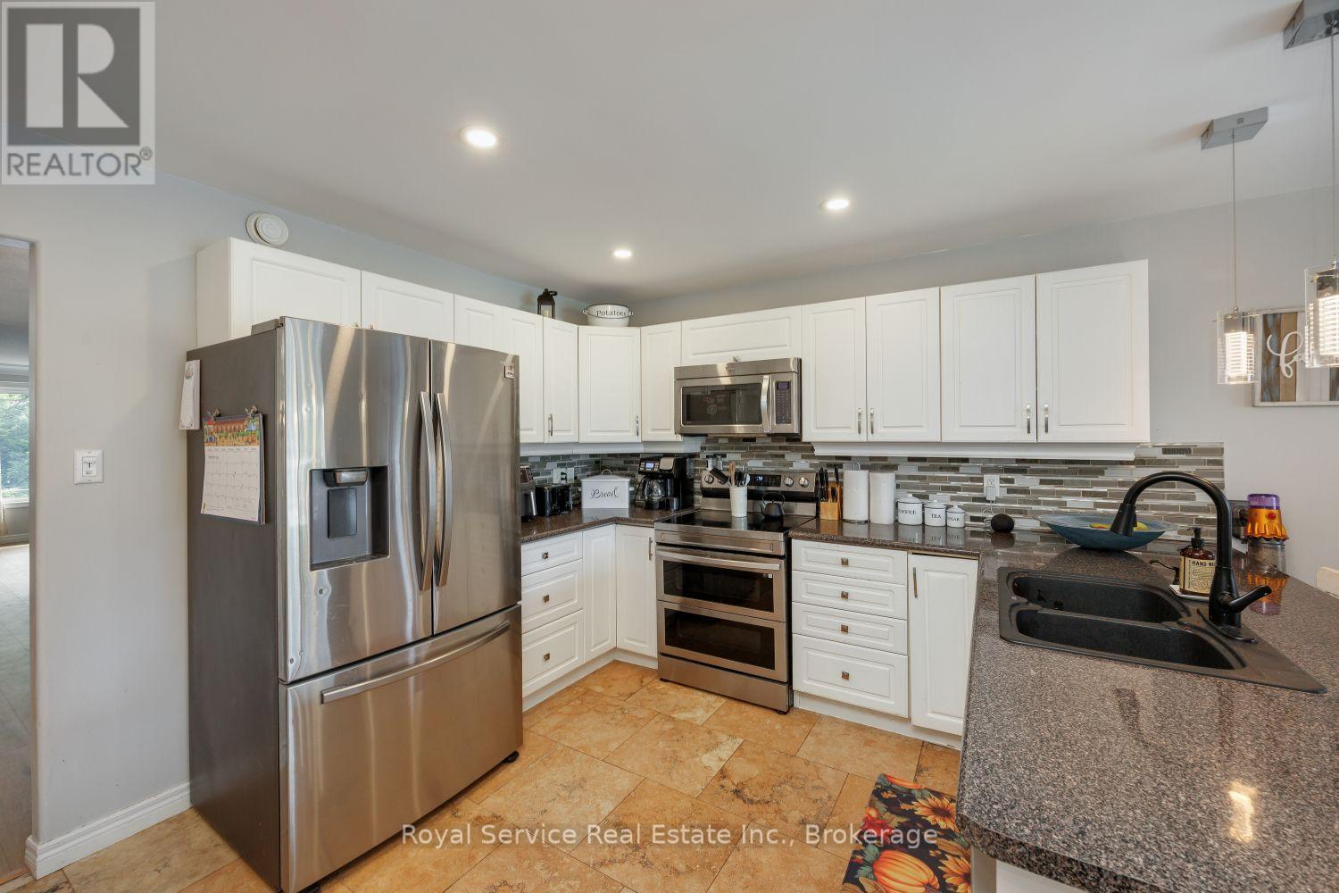2690 Foxmeadow Road, Peterborough (Ashburnham Ward 4), Ontario  K9L 0A8 - Photo 11 - X13719676