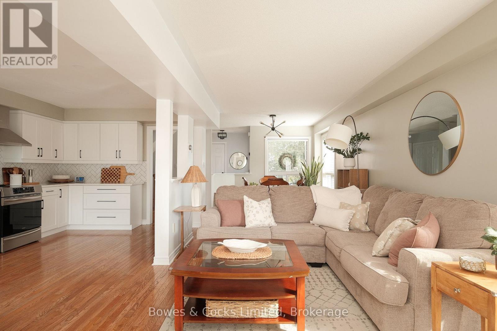 407 Spillsbury Drive, Peterborough (Monaghan Ward 2), Ontario  K9K 2N6 - Photo 3 - X13721202