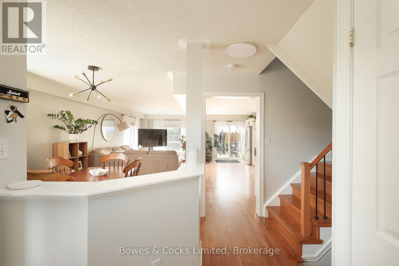 407 Spillsbury Drive, Peterborough (Monaghan Ward 2), Ontario  K9K 2N6 - Photo 4 - X13721202