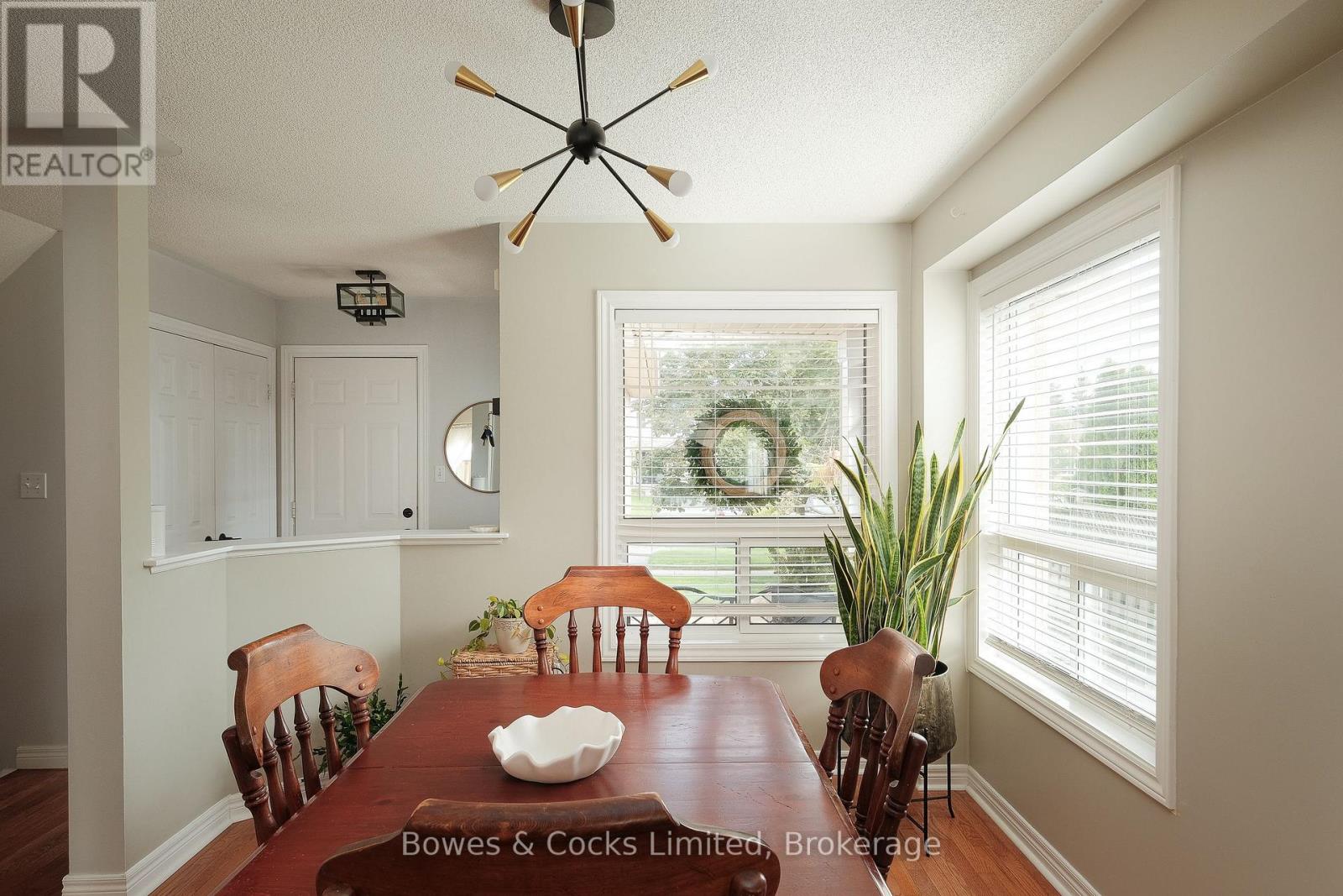 407 Spillsbury Drive, Peterborough (Monaghan Ward 2), Ontario  K9K 2N6 - Photo 5 - X13721202