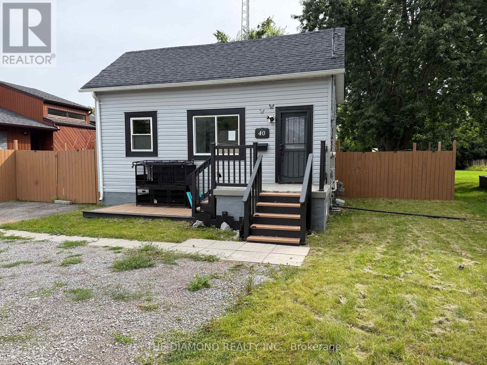 40 St Patrick Street, Kawartha Lakes (Lindsay), Ontario  K9V 1R2 - Photo 2 - X13722660