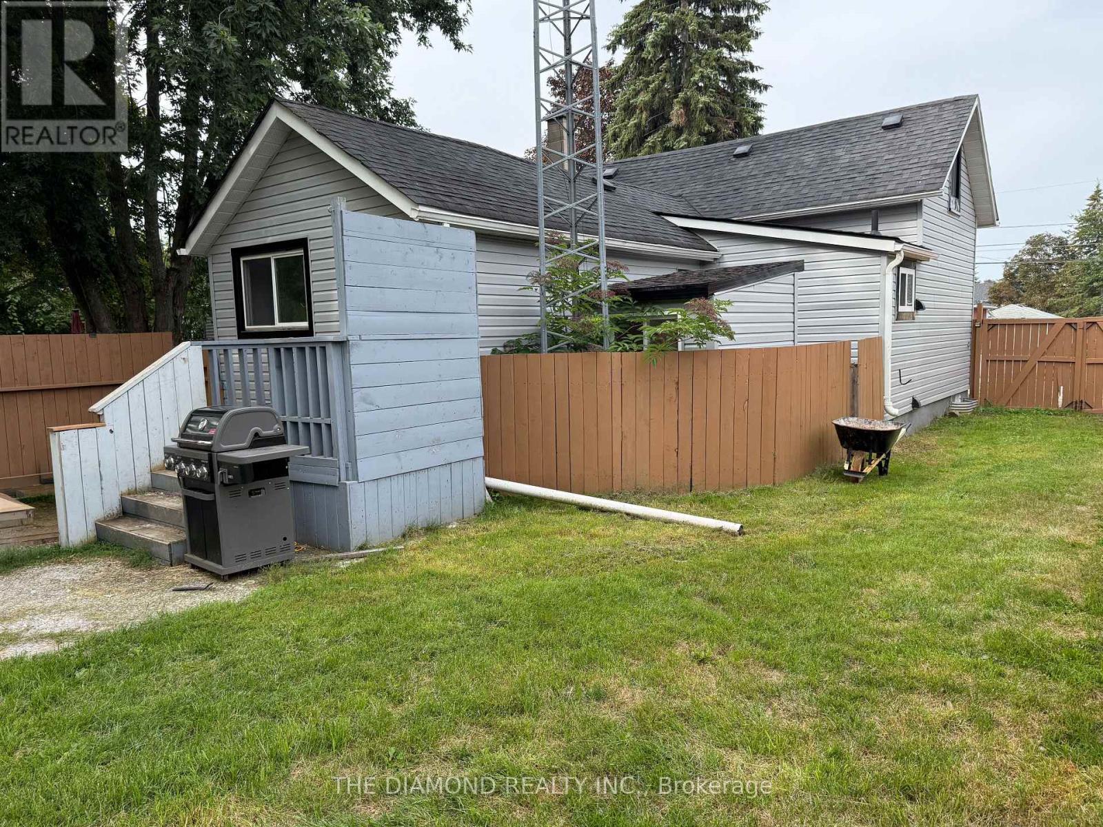 40 St Patrick Street, Kawartha Lakes (Lindsay), Ontario  K9V 1R2 - Photo 3 - X13722660