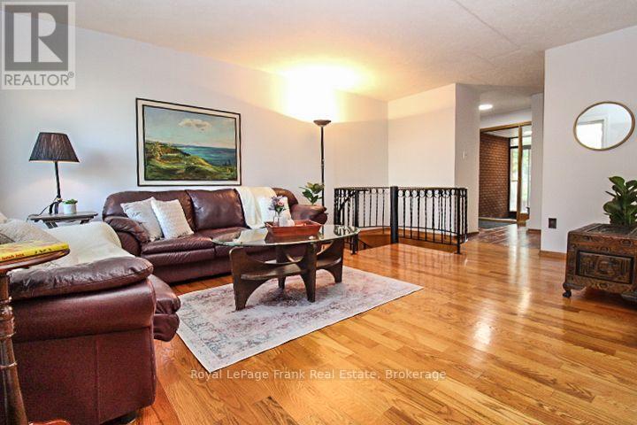 1561 Cherryhill Road, Peterborough (Monaghan Ward 2), Ontario  K9K 1A7 - Photo 11 - X13723142