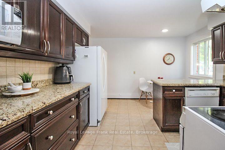 1561 Cherryhill Road, Peterborough (Monaghan Ward 2), Ontario  K9K 1A7 - Photo 15 - X13723142