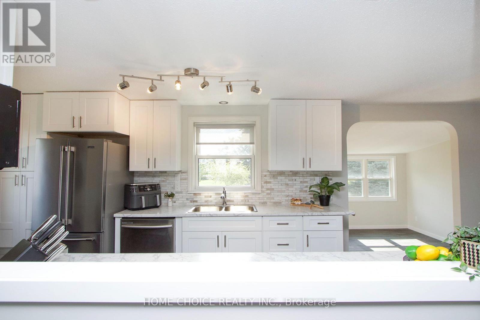 5 Driftwood Lane, Clarington (Newcastle), Ontario  L1B 1A5 - Photo 10 - E13723282