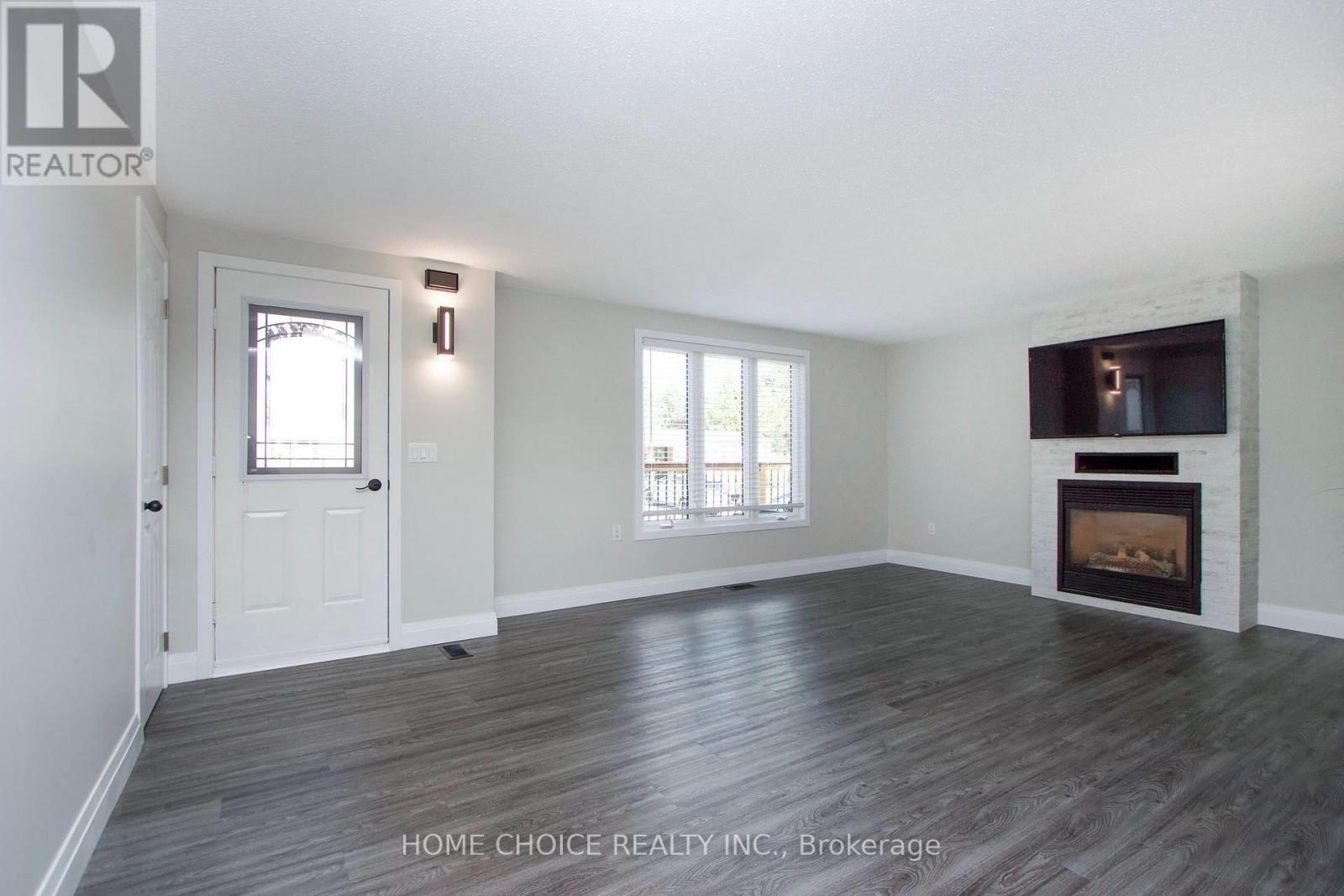 5 Driftwood Lane, Clarington (Newcastle), Ontario  L1B 1A5 - Photo 4 - E13723282