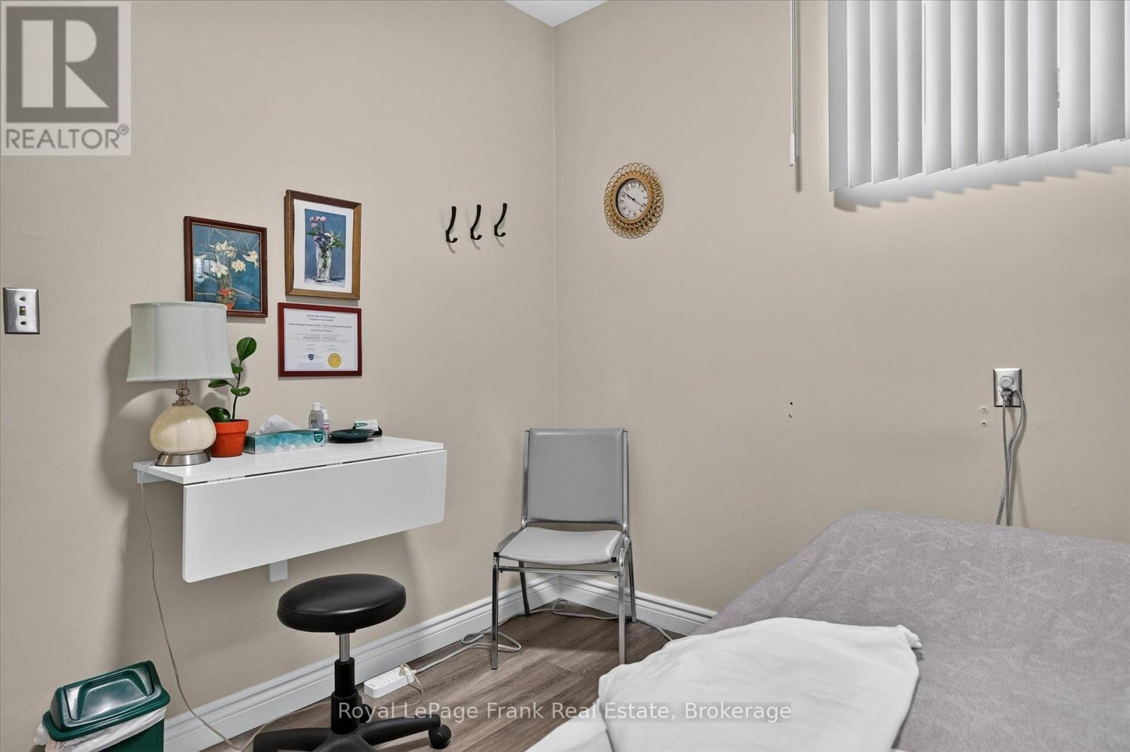 308 Charlotte Street, Peterborough (Town Ward 3), Ontario  K9J 2V7 - Photo 15 - X13723538