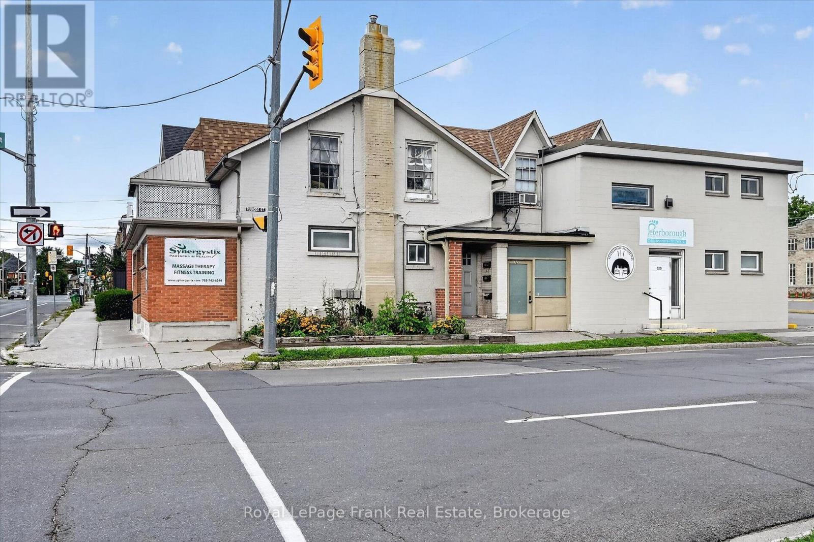 308 Charlotte Street, Peterborough (Town Ward 3), Ontario  K9J 2V7 - Photo 2 - X13723538