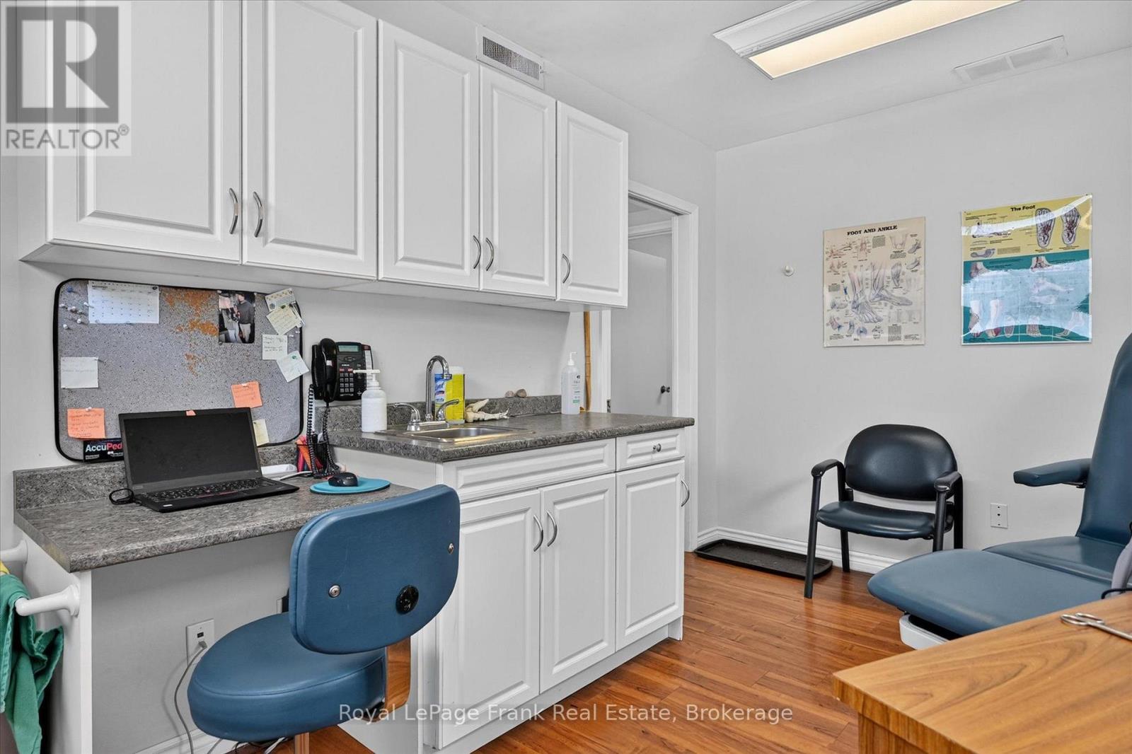308 Charlotte Street, Peterborough (Town Ward 3), Ontario  K9J 2V7 - Photo 28 - X13723538