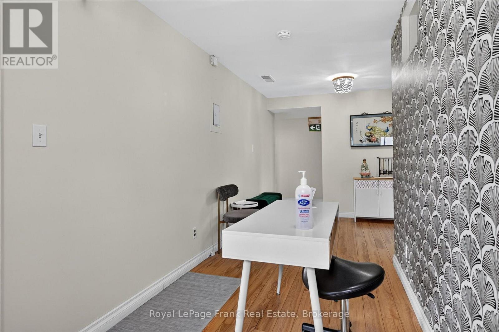 308 Charlotte Street, Peterborough (Town Ward 3), Ontario  K9J 2V7 - Photo 37 - X13723538