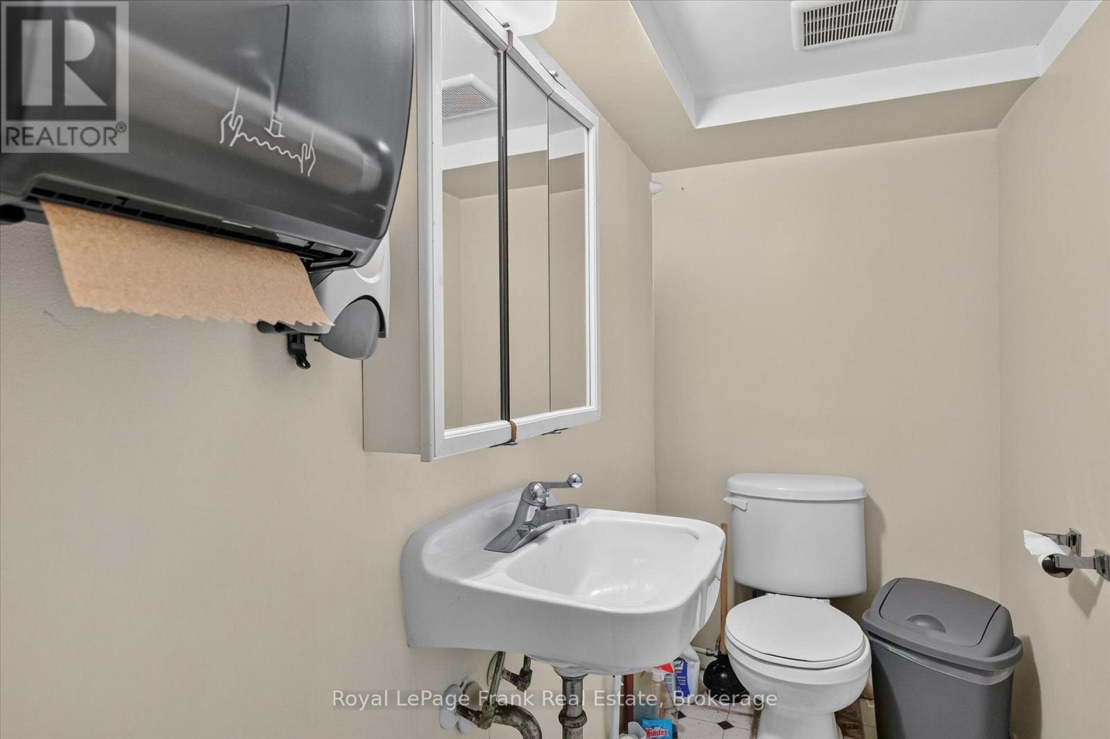 308 Charlotte Street, Peterborough (Town Ward 3), Ontario  K9J 2V7 - Photo 43 - X13723538