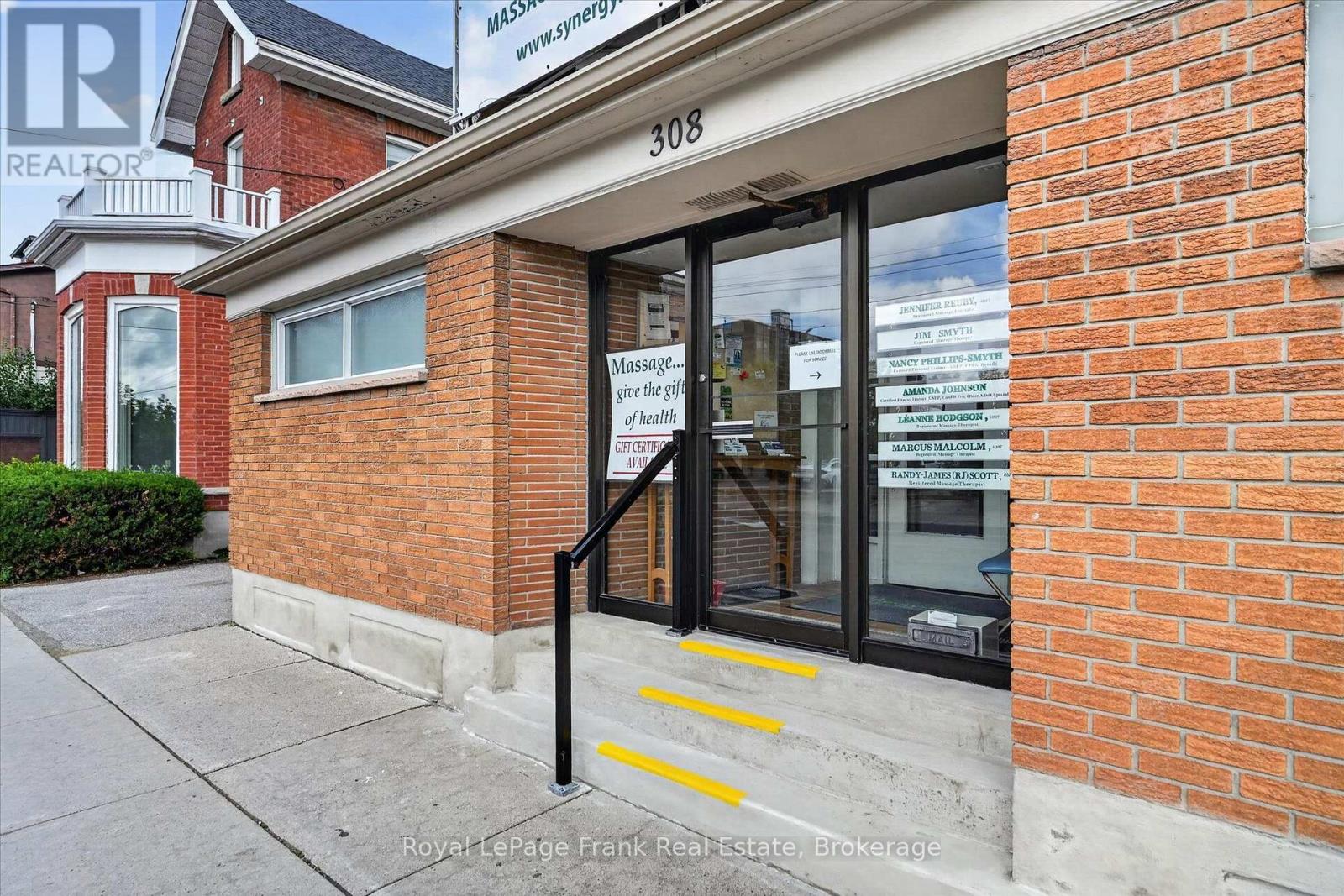 308 Charlotte Street, Peterborough (Town Ward 3), Ontario  K9J 2V7 - Photo 5 - X13723538