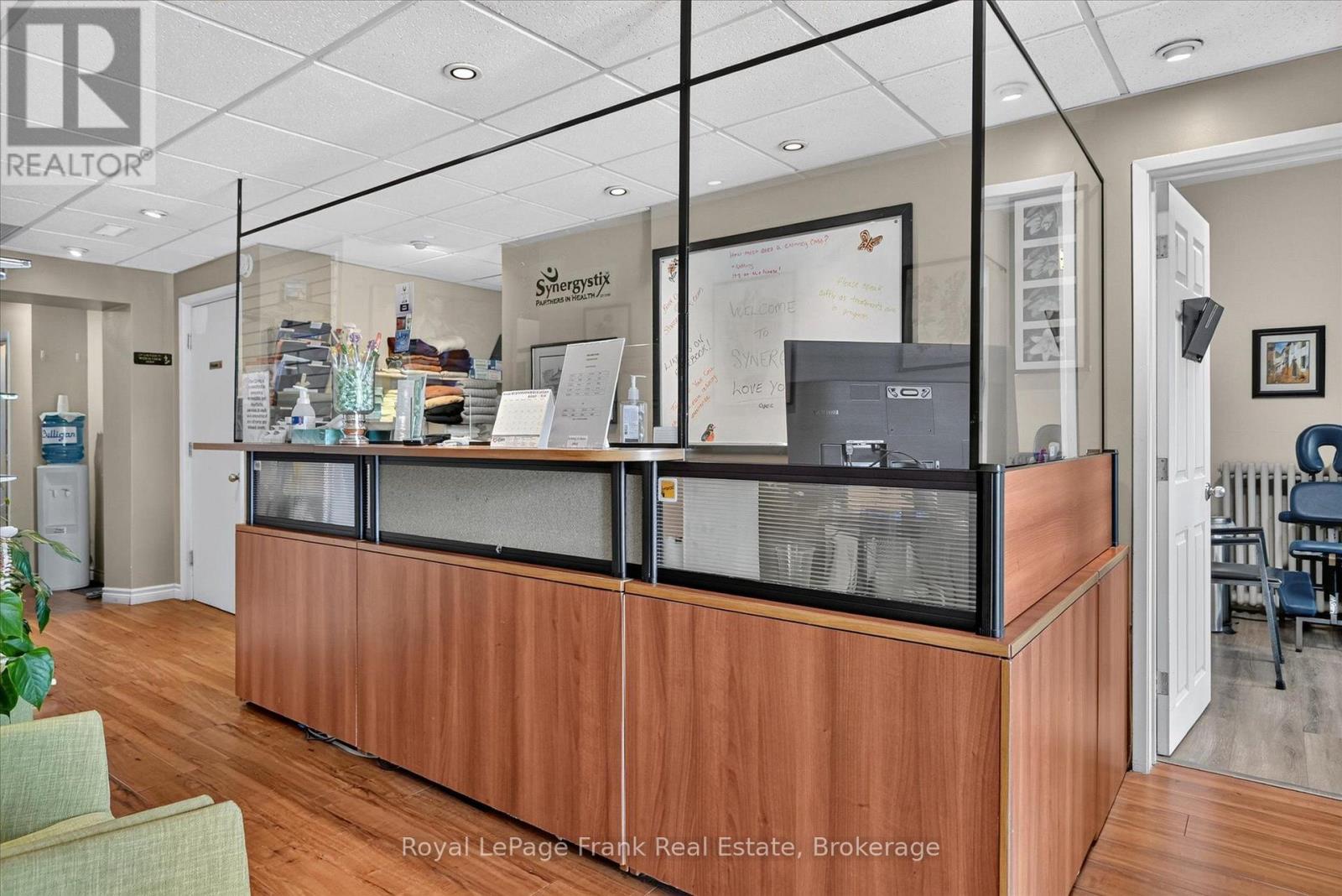 308 Charlotte Street, Peterborough (Town Ward 3), Ontario  K9J 2V7 - Photo 7 - X13723538