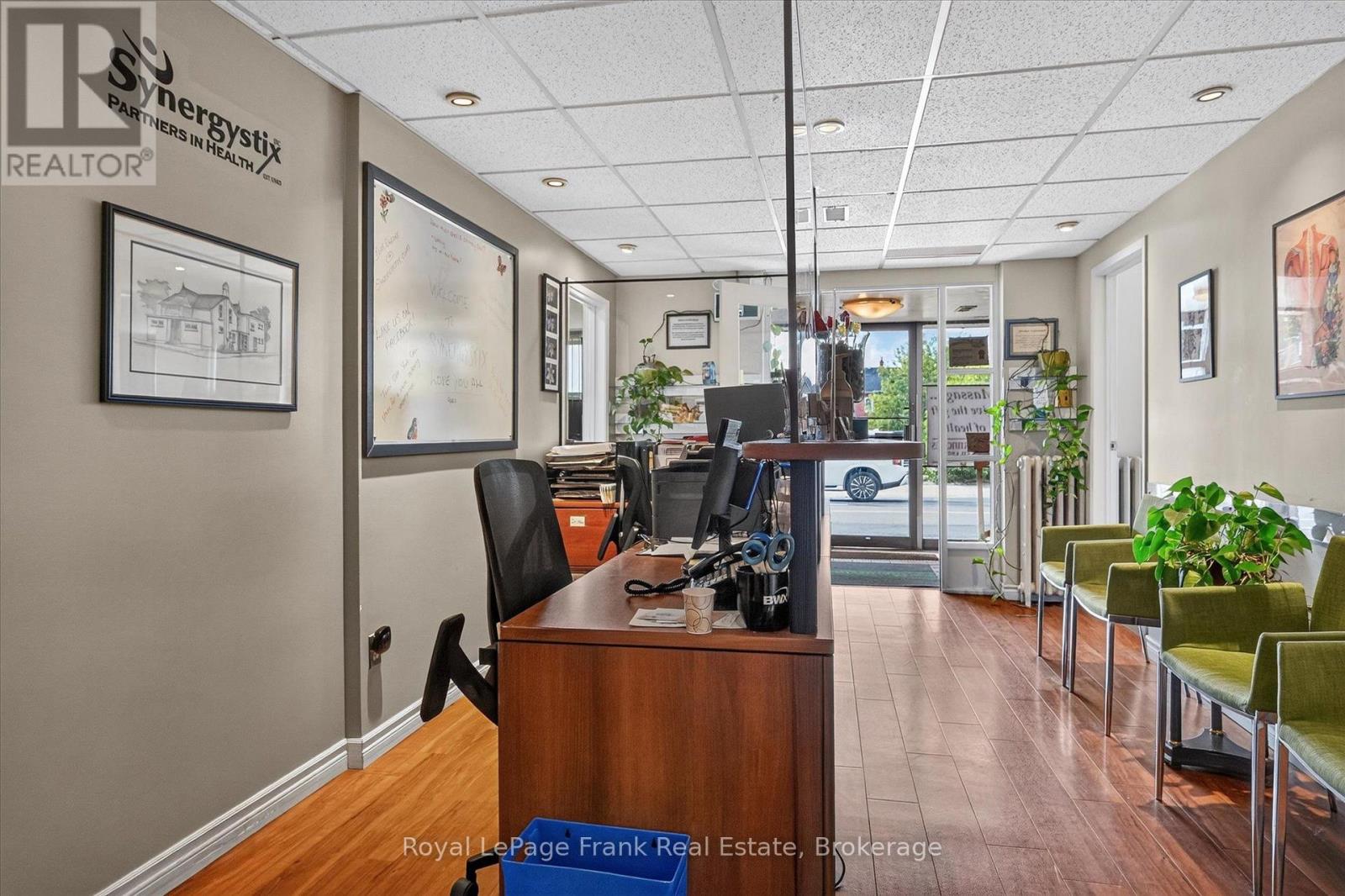 308 Charlotte Street, Peterborough (Town Ward 3), Ontario  K9J 2V7 - Photo 8 - X13723538
