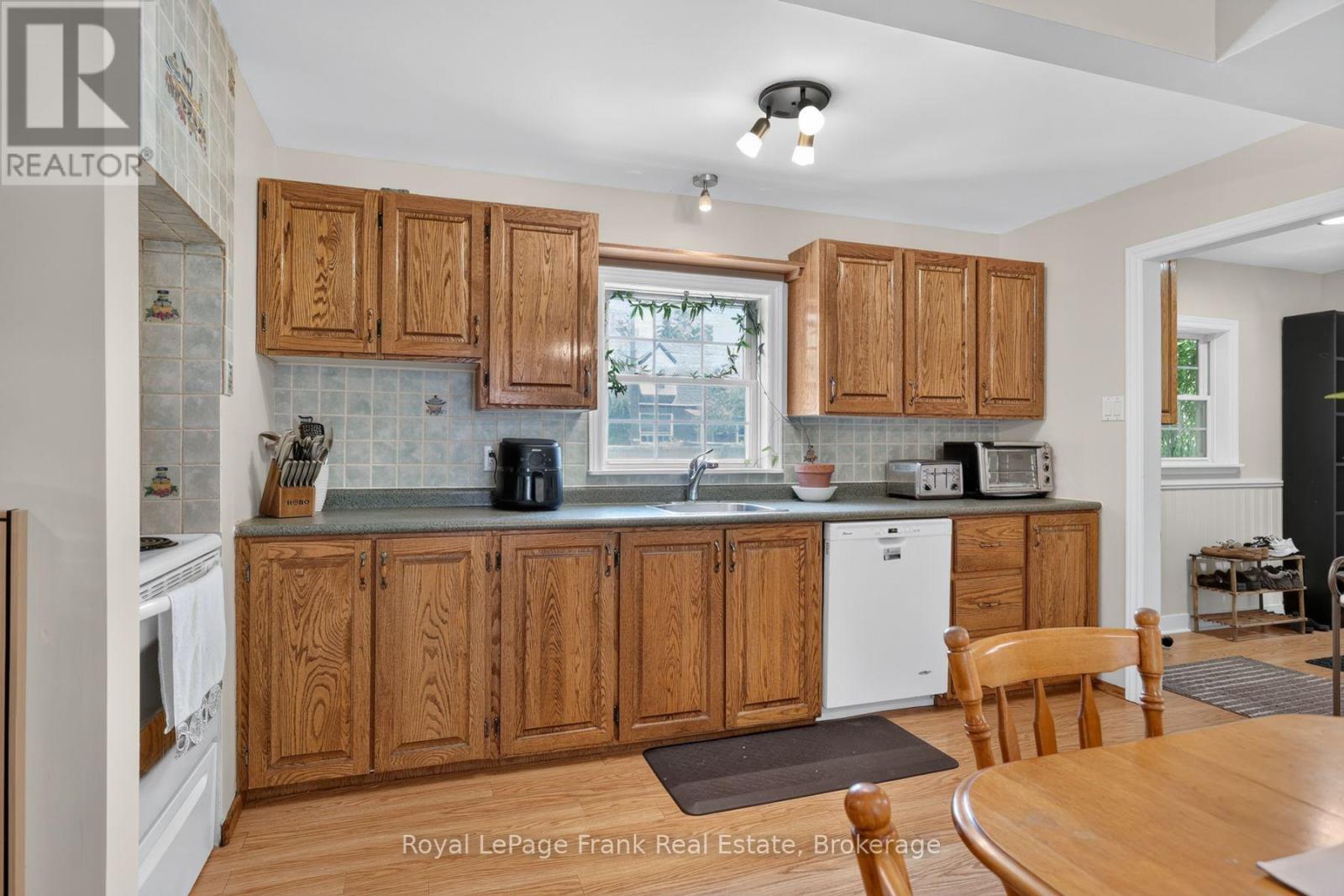 728 Hurley Street, Peterborough (Otonabee Ward 1), Ontario  K9J 3A9 - Photo 10 - X13724810