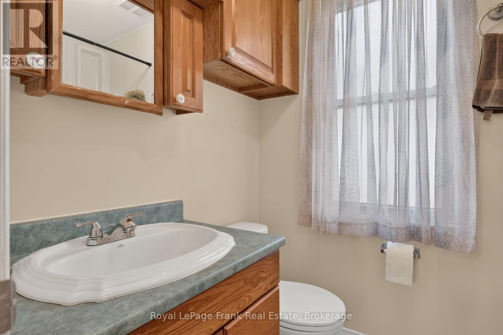 728 Hurley Street, Peterborough (Otonabee Ward 1), Ontario  K9J 3A9 - Photo 17 - X13724810