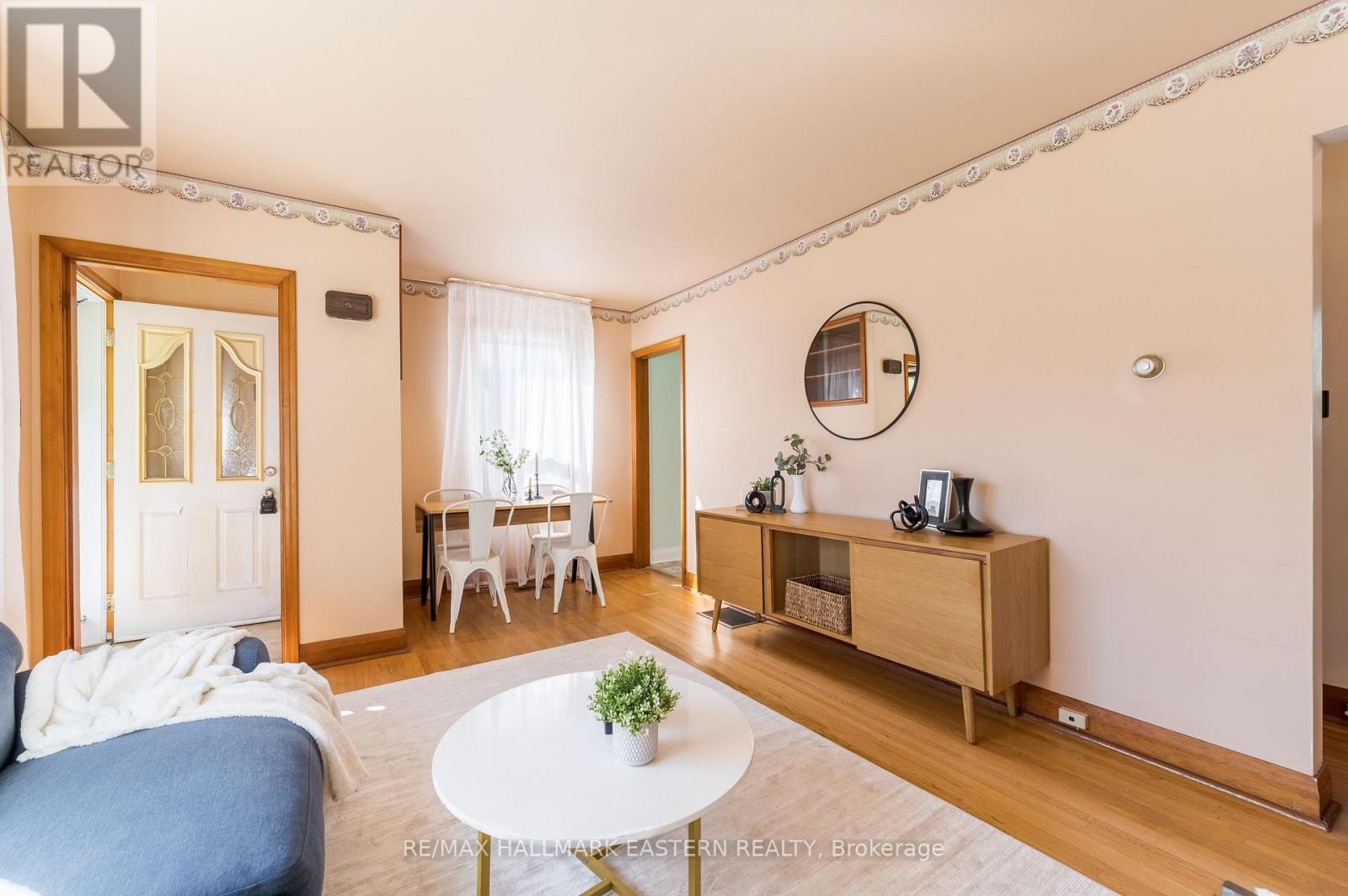51 Ephgrave Boulevard, Peterborough (Otonabee Ward 1), Ontario  K9J 4G1 - Photo 4 - X13727170
