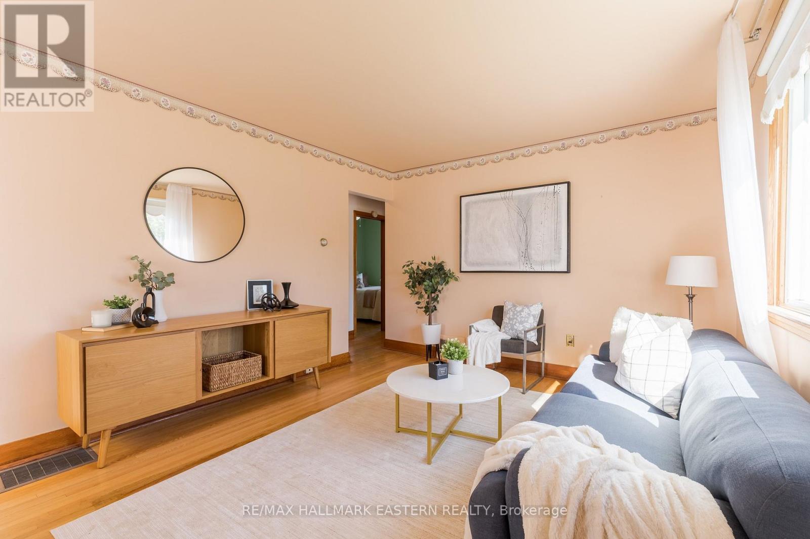 51 Ephgrave Boulevard, Peterborough (Otonabee Ward 1), Ontario  K9J 4G1 - Photo 5 - X13727170