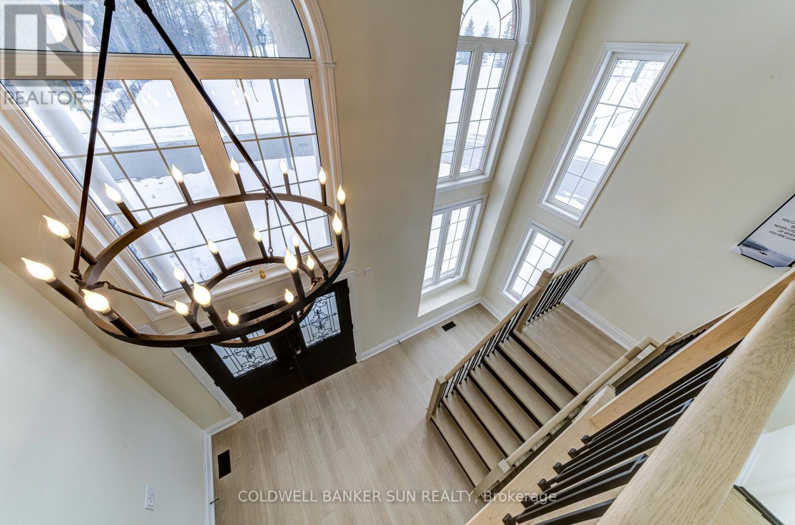 33 Ellis Crescent, Kawartha Lakes (Lindsay), Ontario  K9V 0A5 - Photo 4 - X13727590