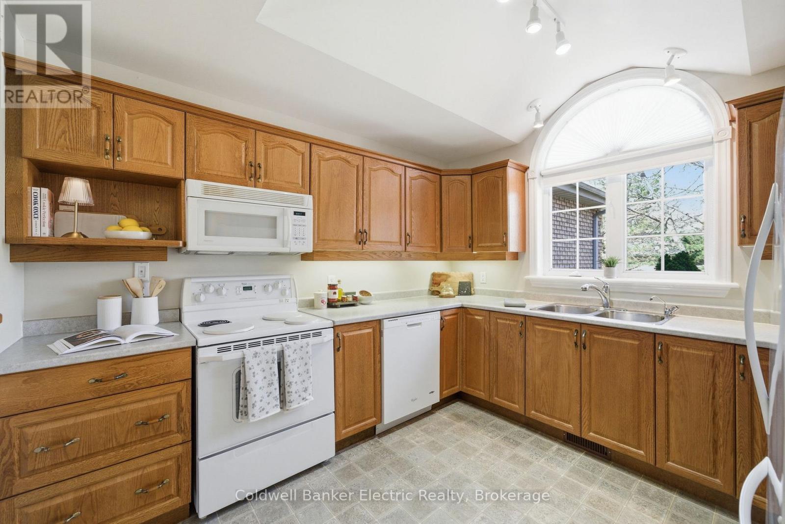 40 - 300 Franmor Drive, Peterborough (Ashburnham Ward 4), Ontario  K9H 7R2 - Photo 5 - X13727820