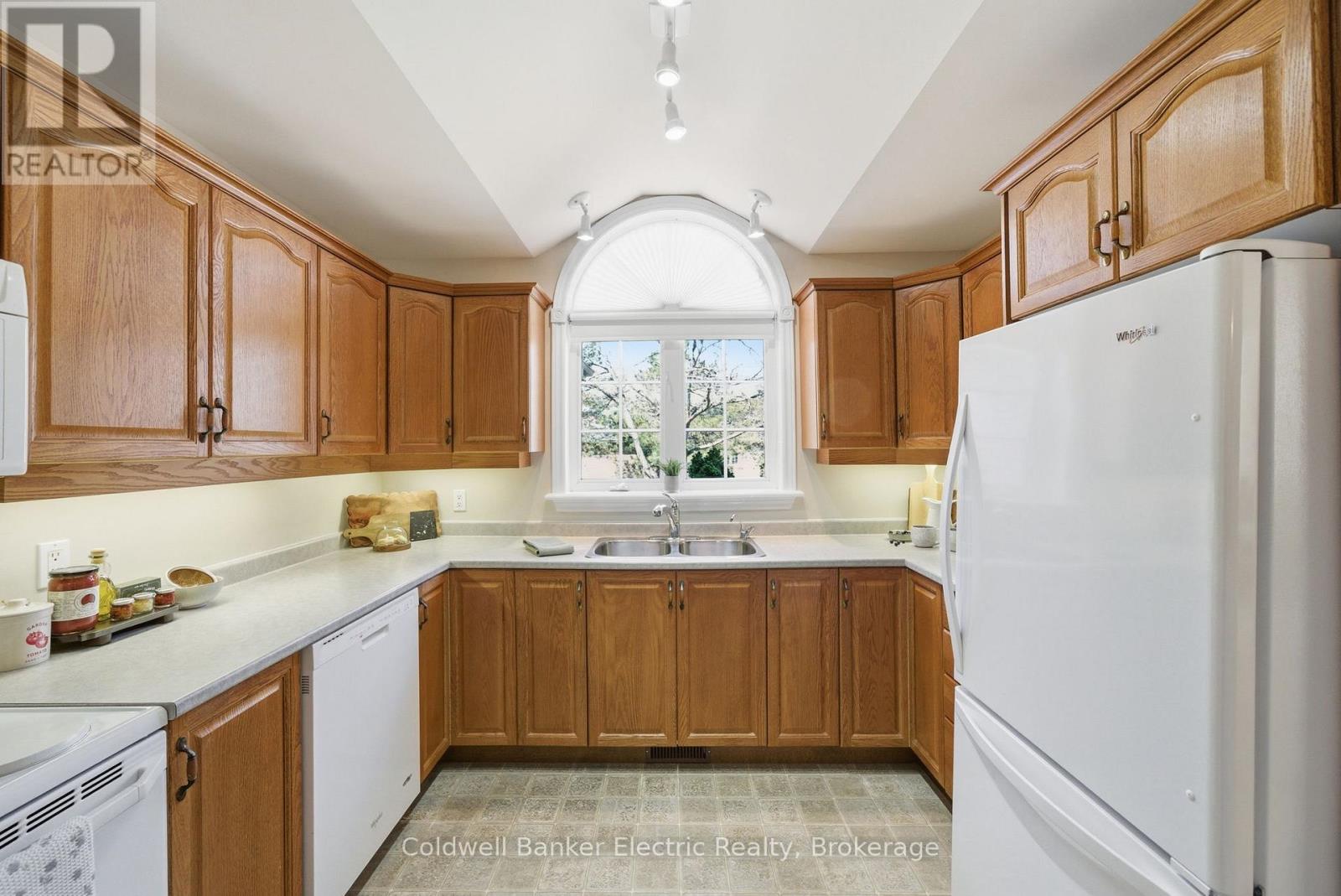 40 - 300 Franmor Drive, Peterborough (Ashburnham Ward 4), Ontario  K9H 7R2 - Photo 6 - X13727820