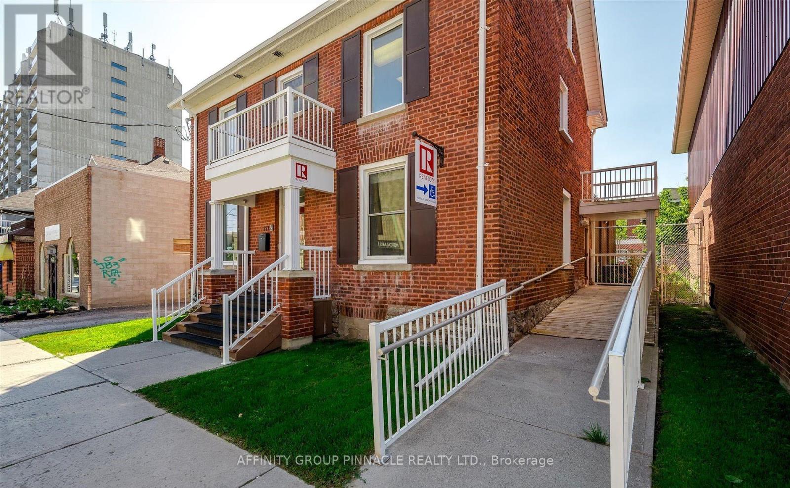 1 - 273 Charlotte Street, Peterborough (Town Ward 3), Ontario  K9J 2V3 - Photo 3 - X13728784