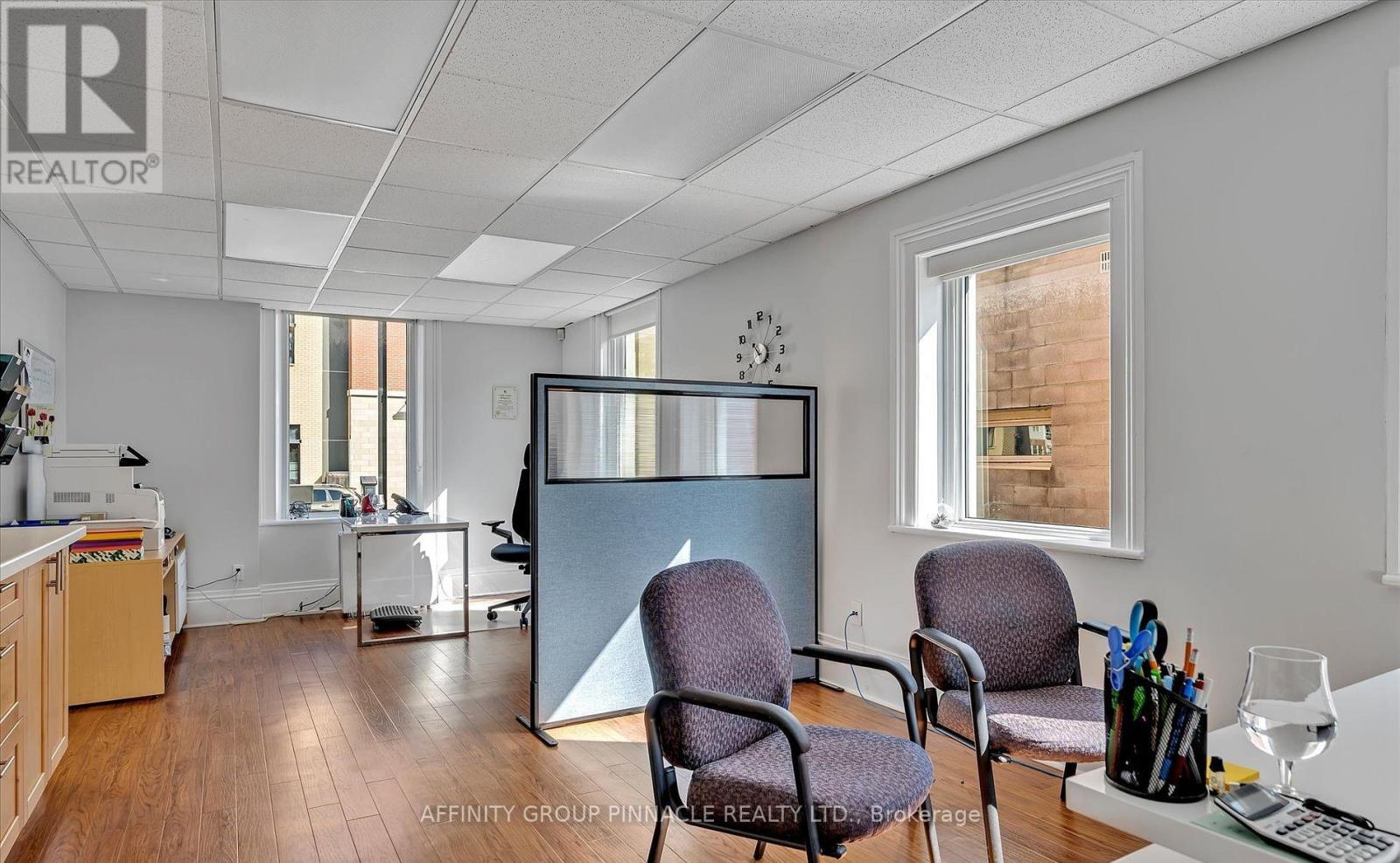 1 - 273 Charlotte Street, Peterborough (Town Ward 3), Ontario  K9J 2V3 - Photo 4 - X13728784