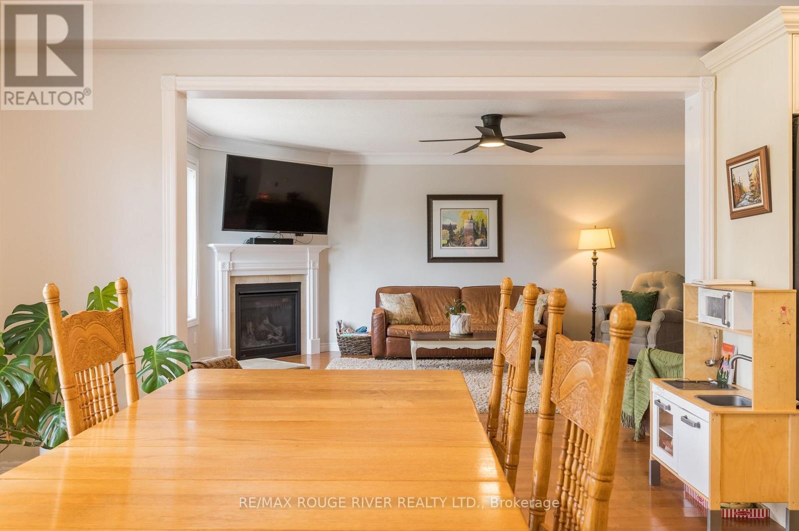 969 Avery Avenue, Peterborough (Monaghan Ward 2), Ontario  K9J 0G9 - Photo 10 - X13729186