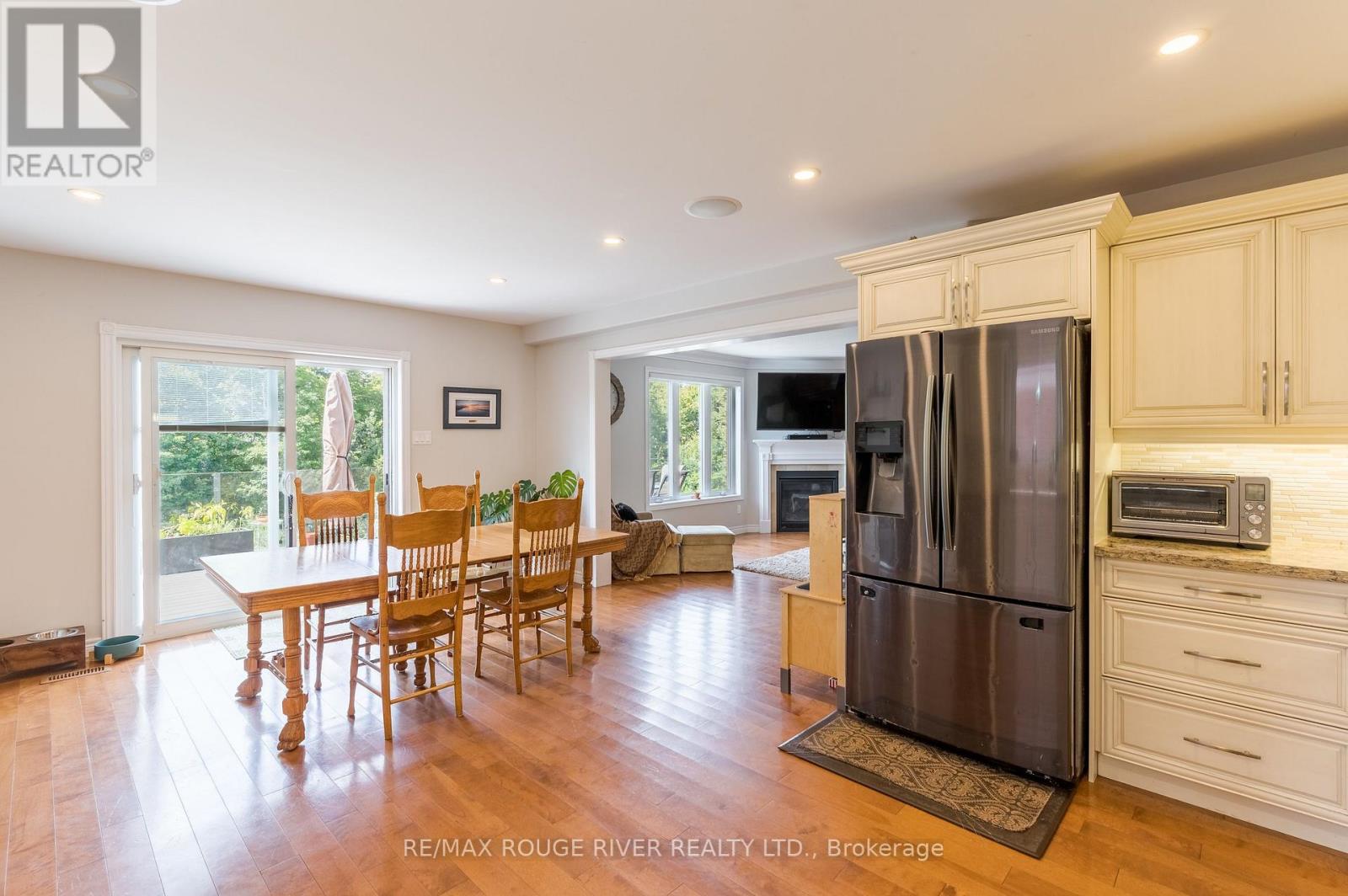 969 Avery Avenue, Peterborough (Monaghan Ward 2), Ontario  K9J 0G9 - Photo 11 - X13729186